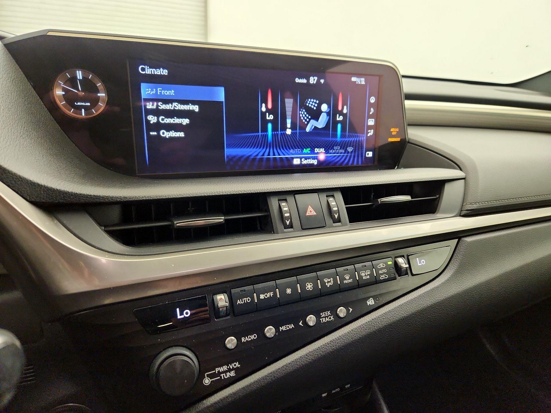 Thumbnail: 2019 Lexus ES - 17