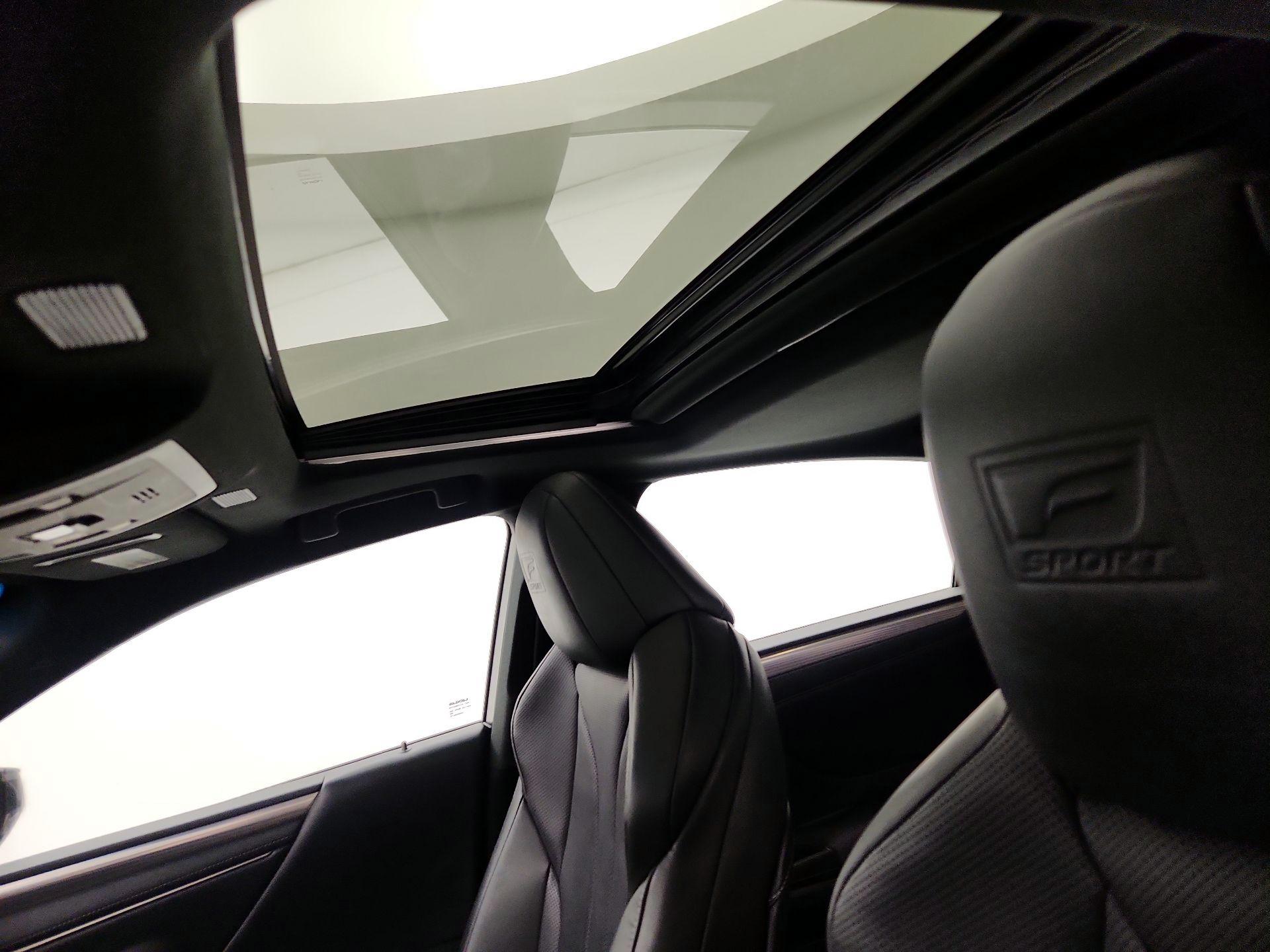 Thumbnail: 2019 Lexus ES - 20