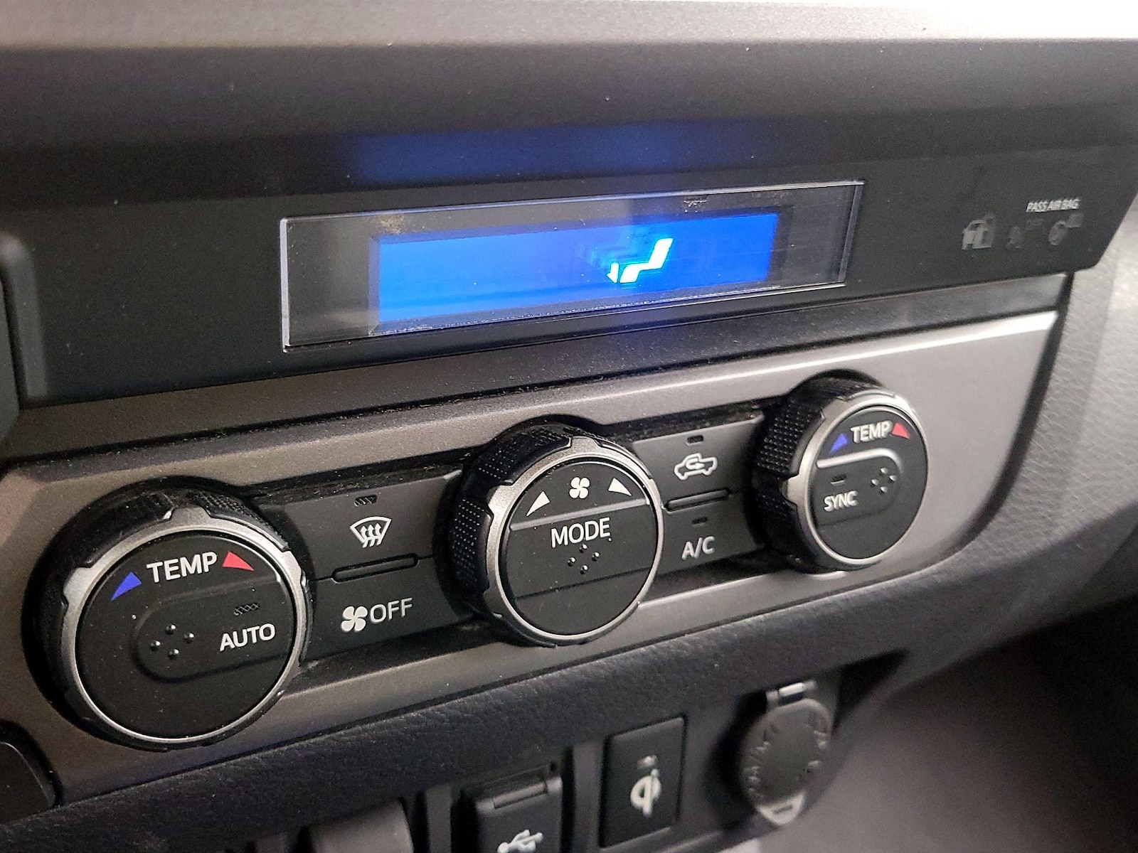2023 Toyota Tacoma TRD Off Road - Photo 17