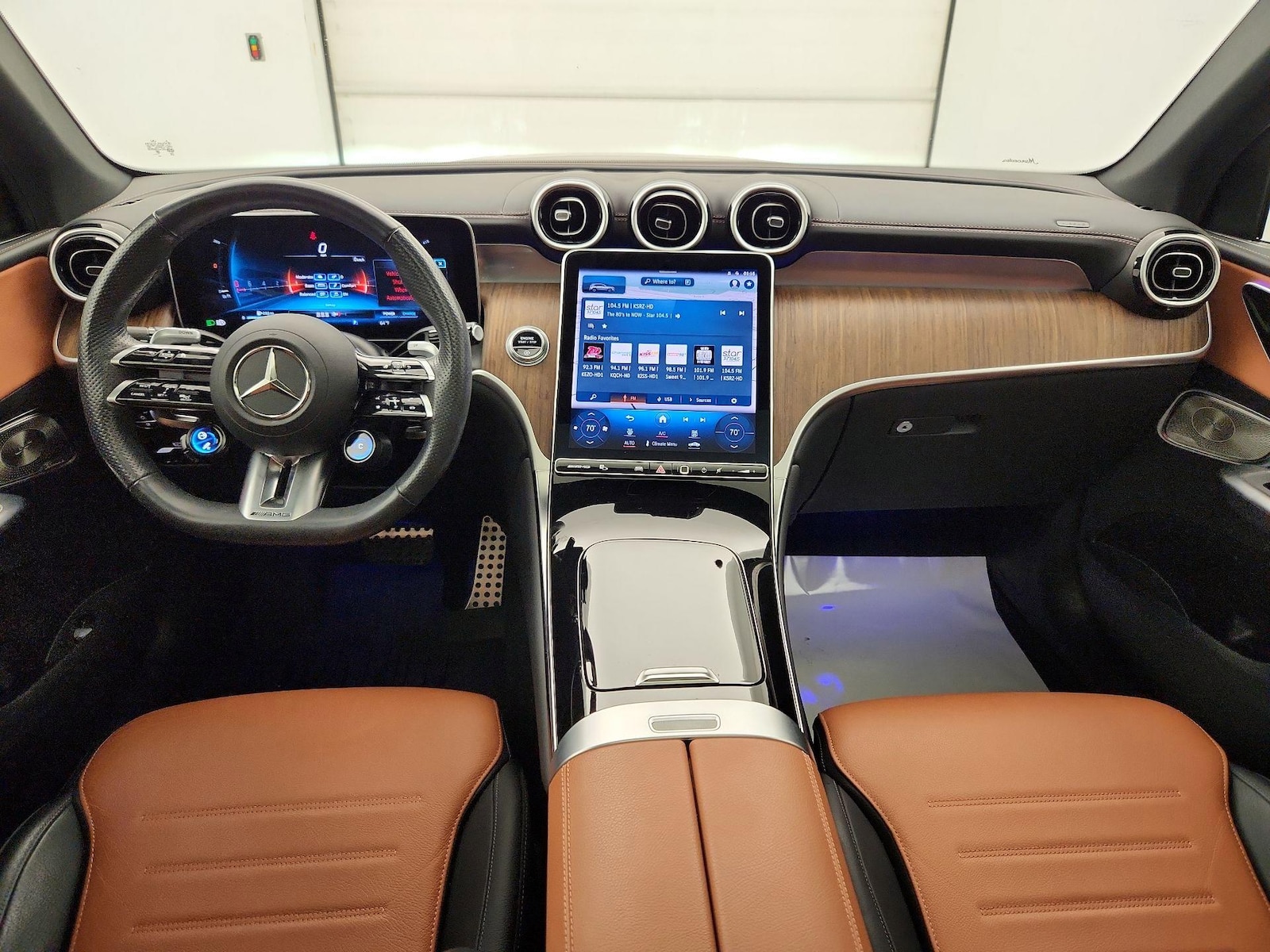Apple CarPlay® & Android Auto™