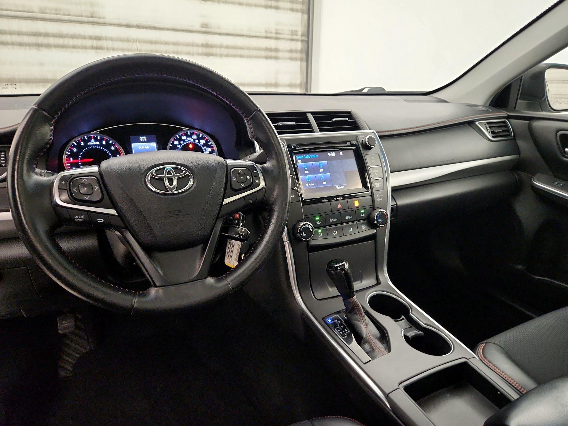 Thumbnail: 2016 Toyota Camry - 9
