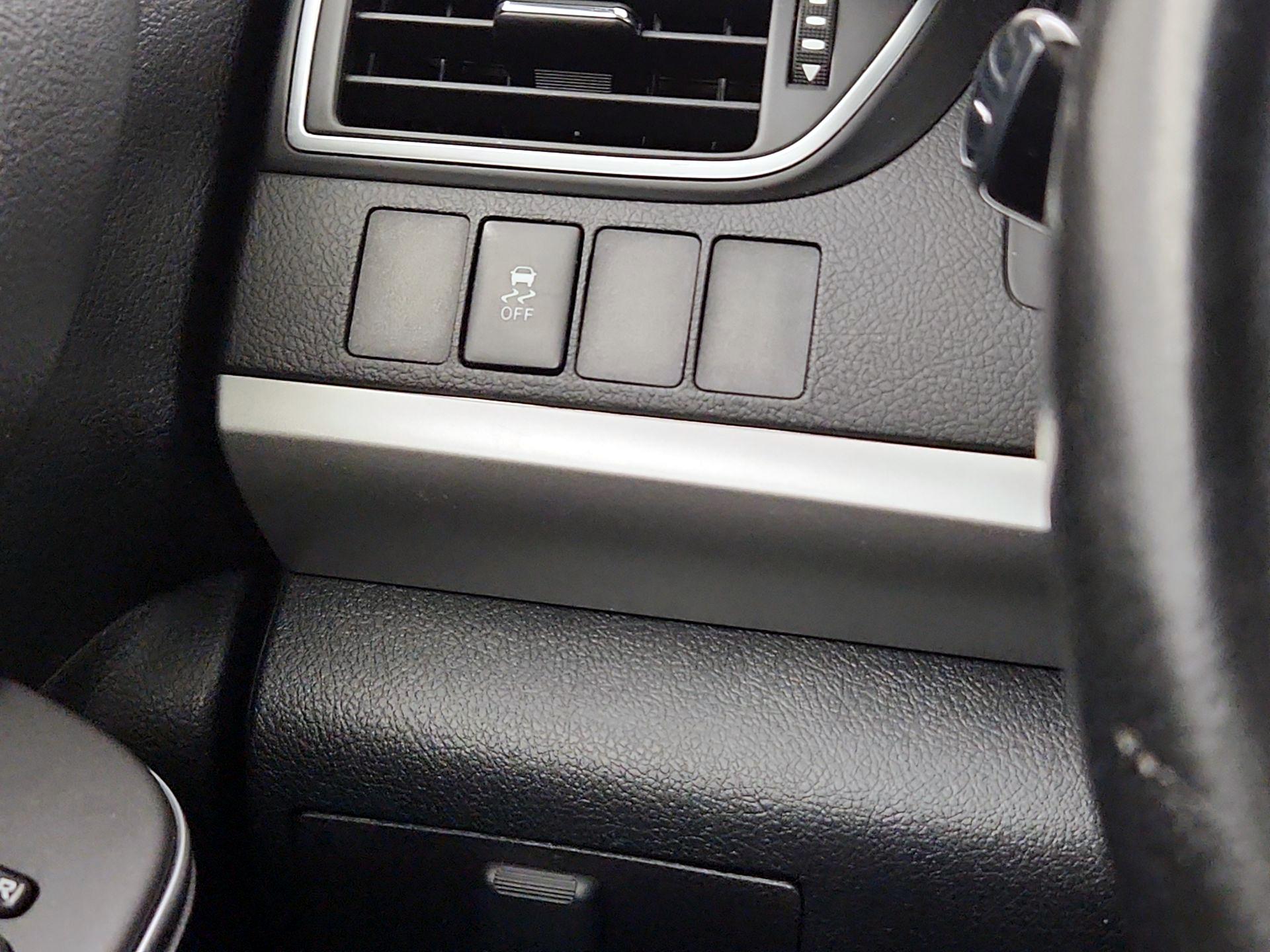 Thumbnail: 2016 Toyota Camry - 13
