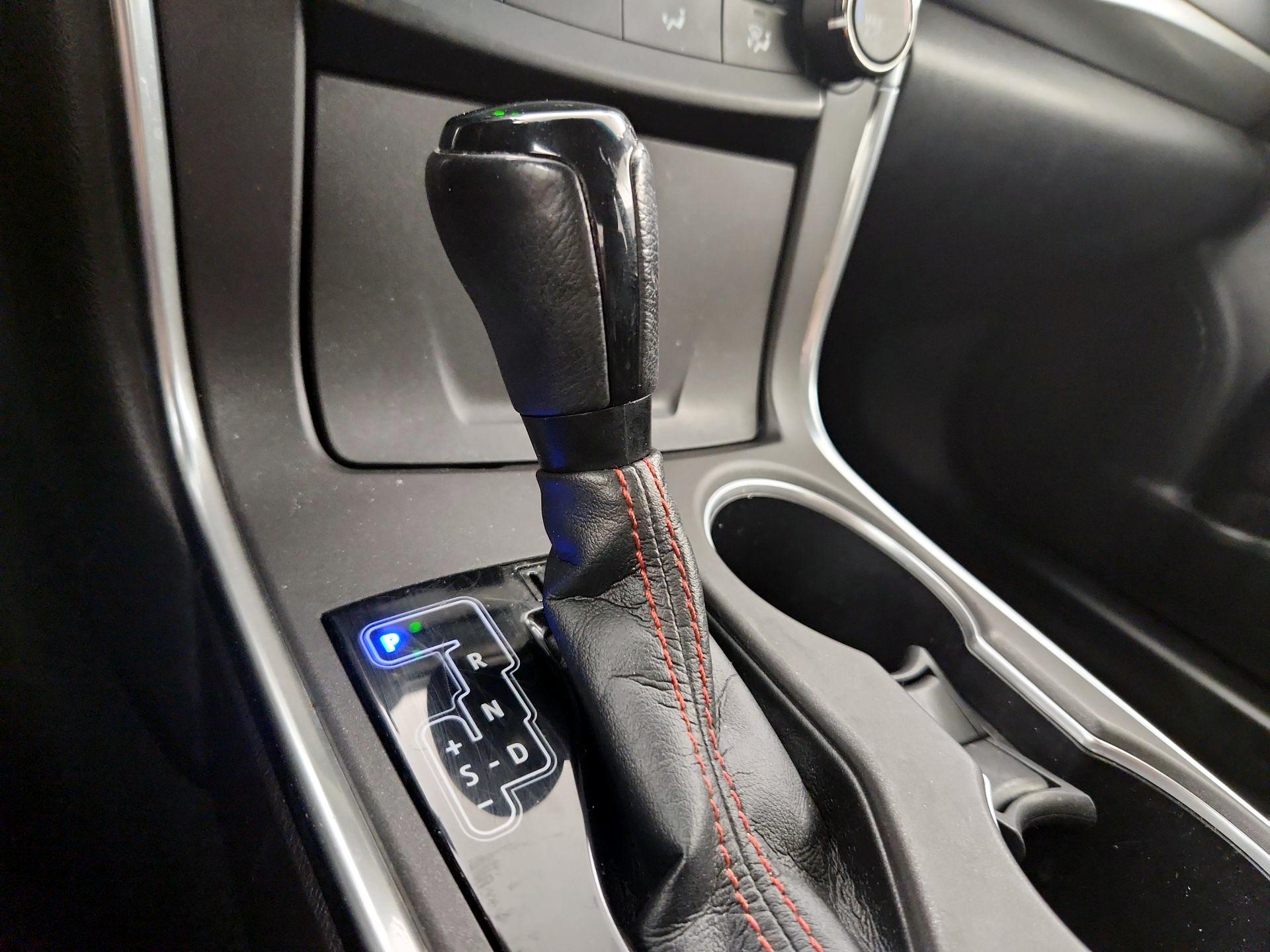 Thumbnail: 2016 Toyota Camry - 17