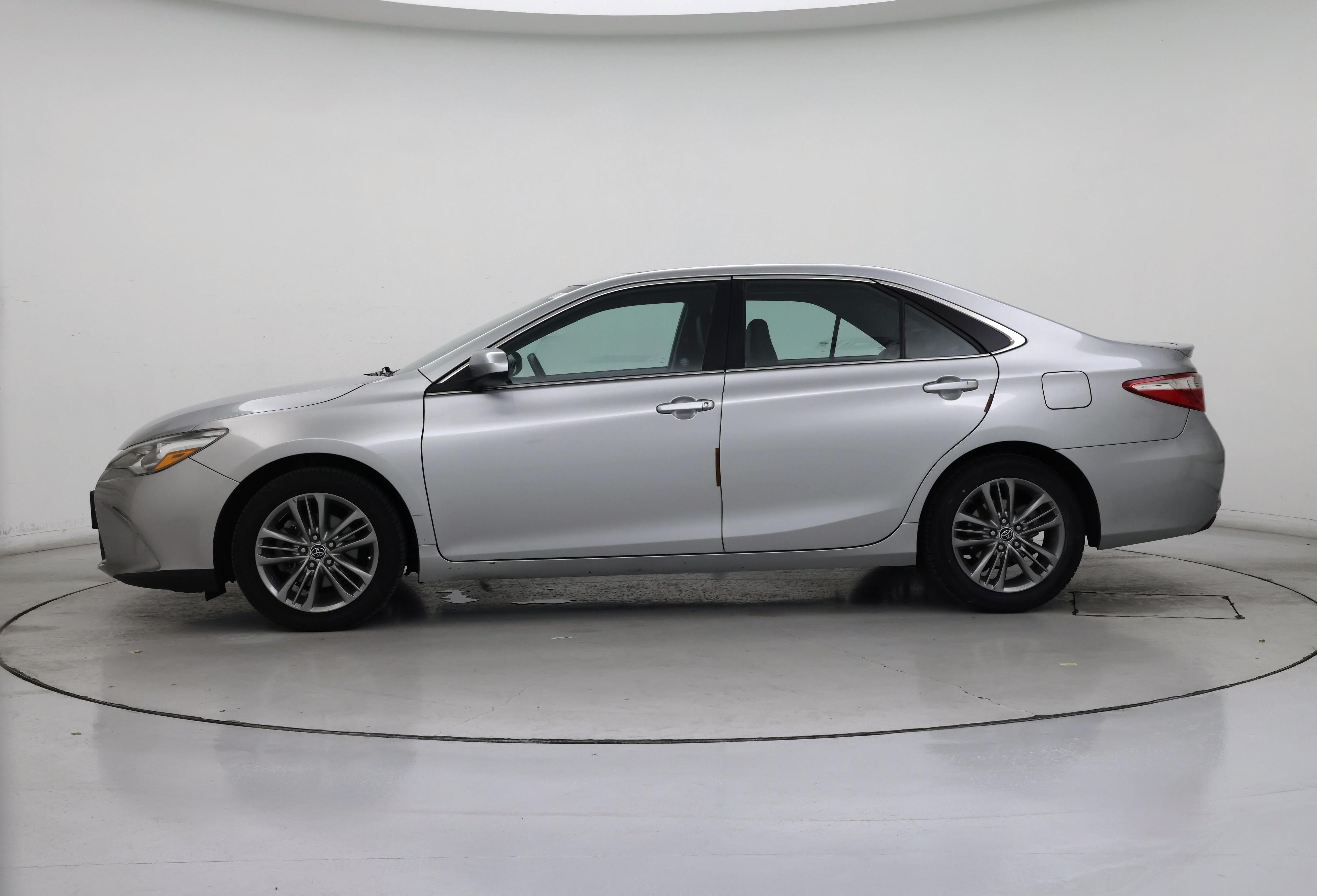Thumbnail: 2016 Toyota Camry - 3