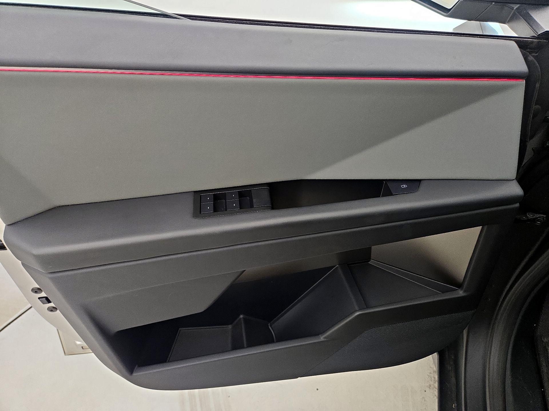 Thumbnail: 2025 Tesla Cybertruck - 12