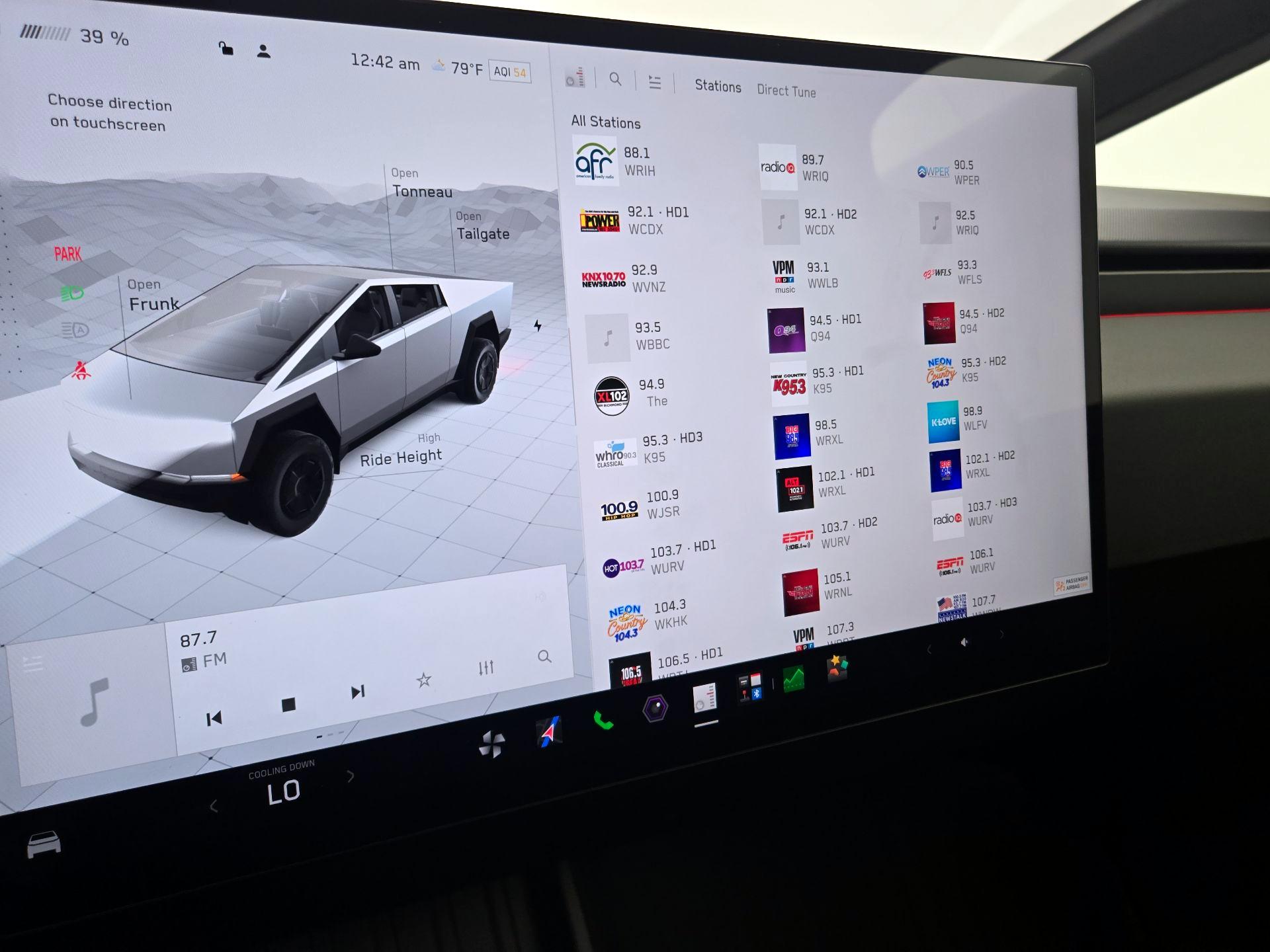 Thumbnail: 2025 Tesla Cybertruck - 15