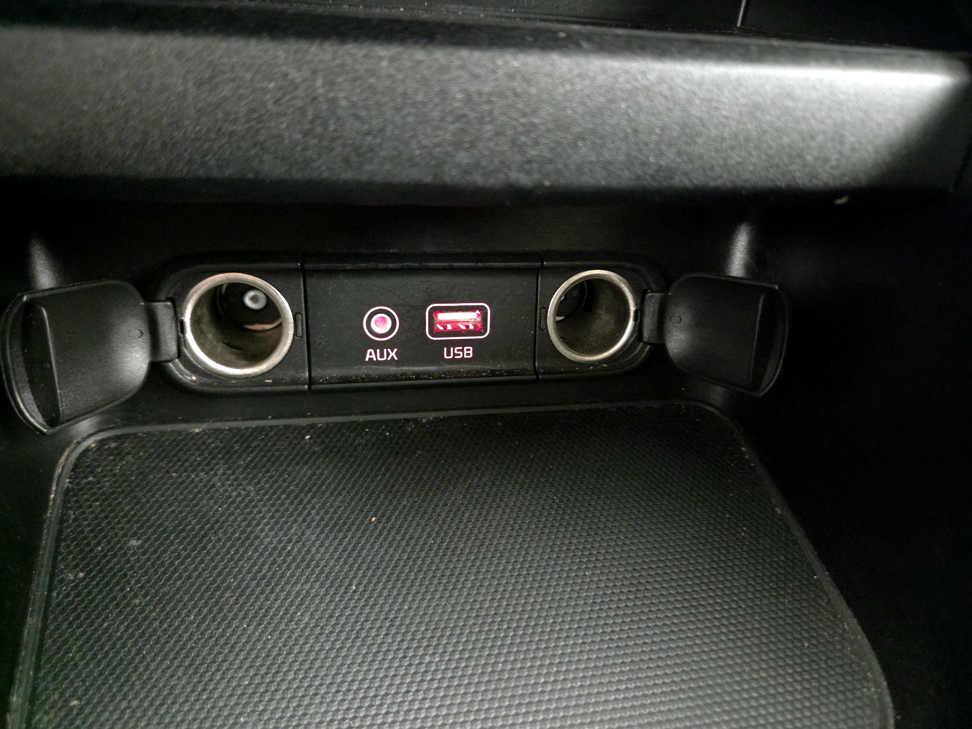 Thumbnail: 2019 Kia Forte - 18