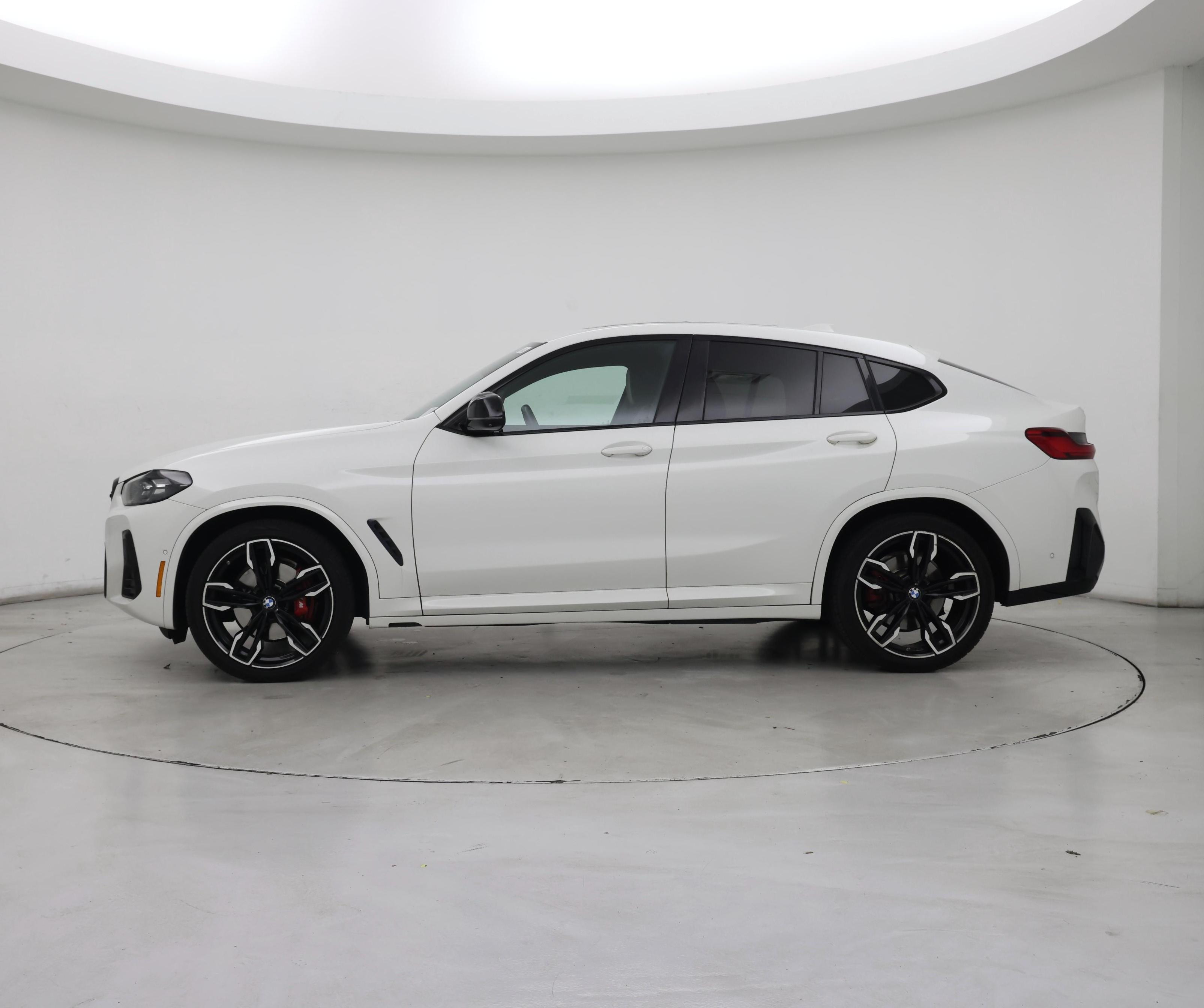 Thumbnail: 2022 BMW X4 - 3