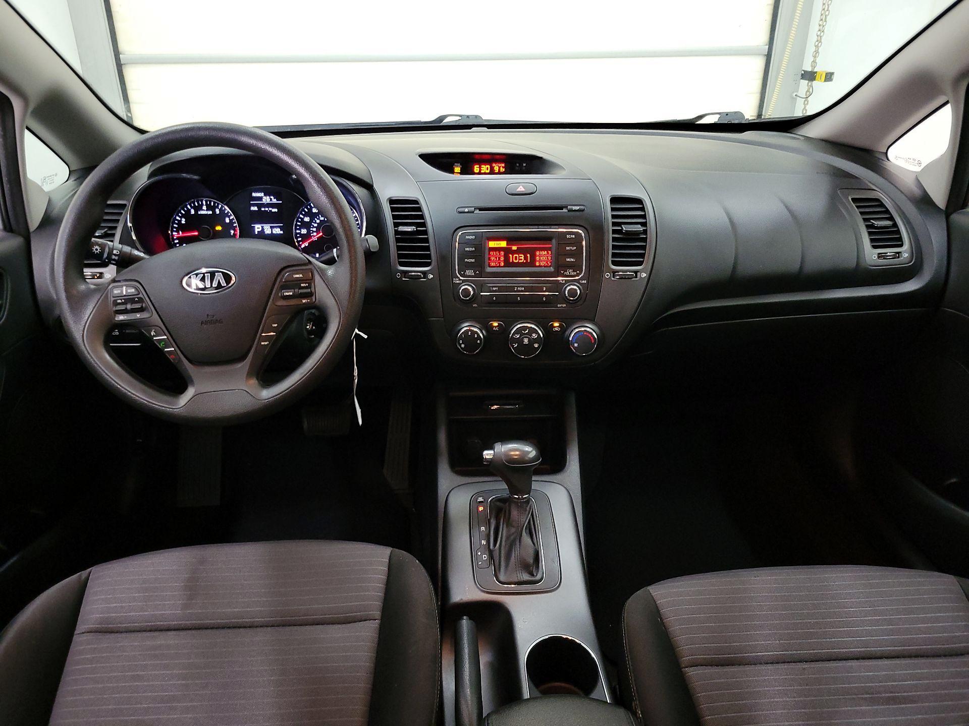 Thumbnail: 2016 Kia Forte - 9