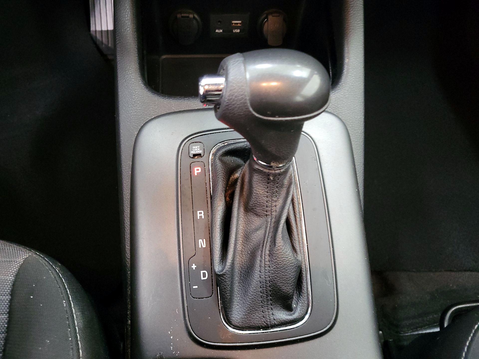 Thumbnail: 2016 Kia Forte - 16