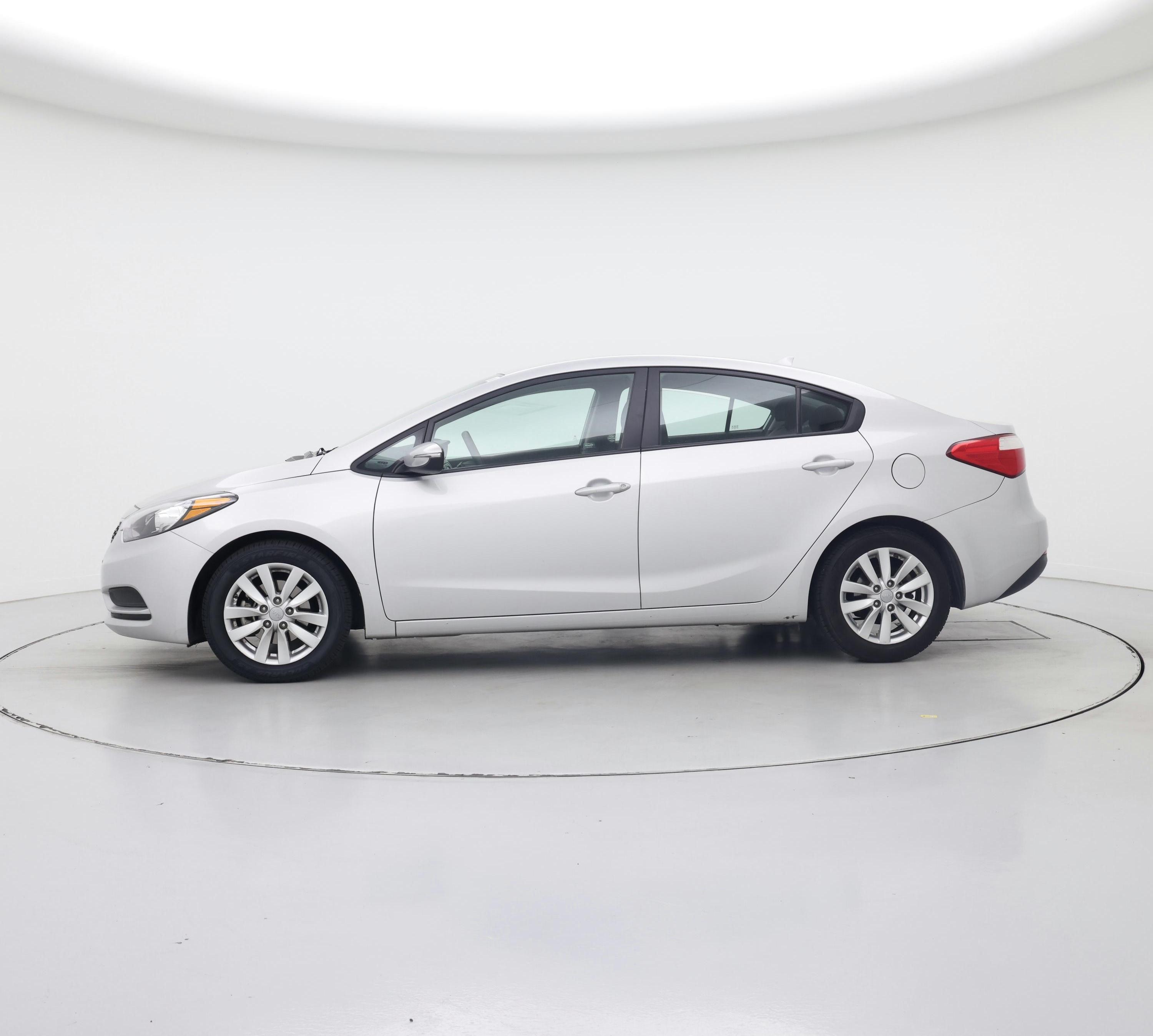 Thumbnail: 2016 Kia Forte - 3