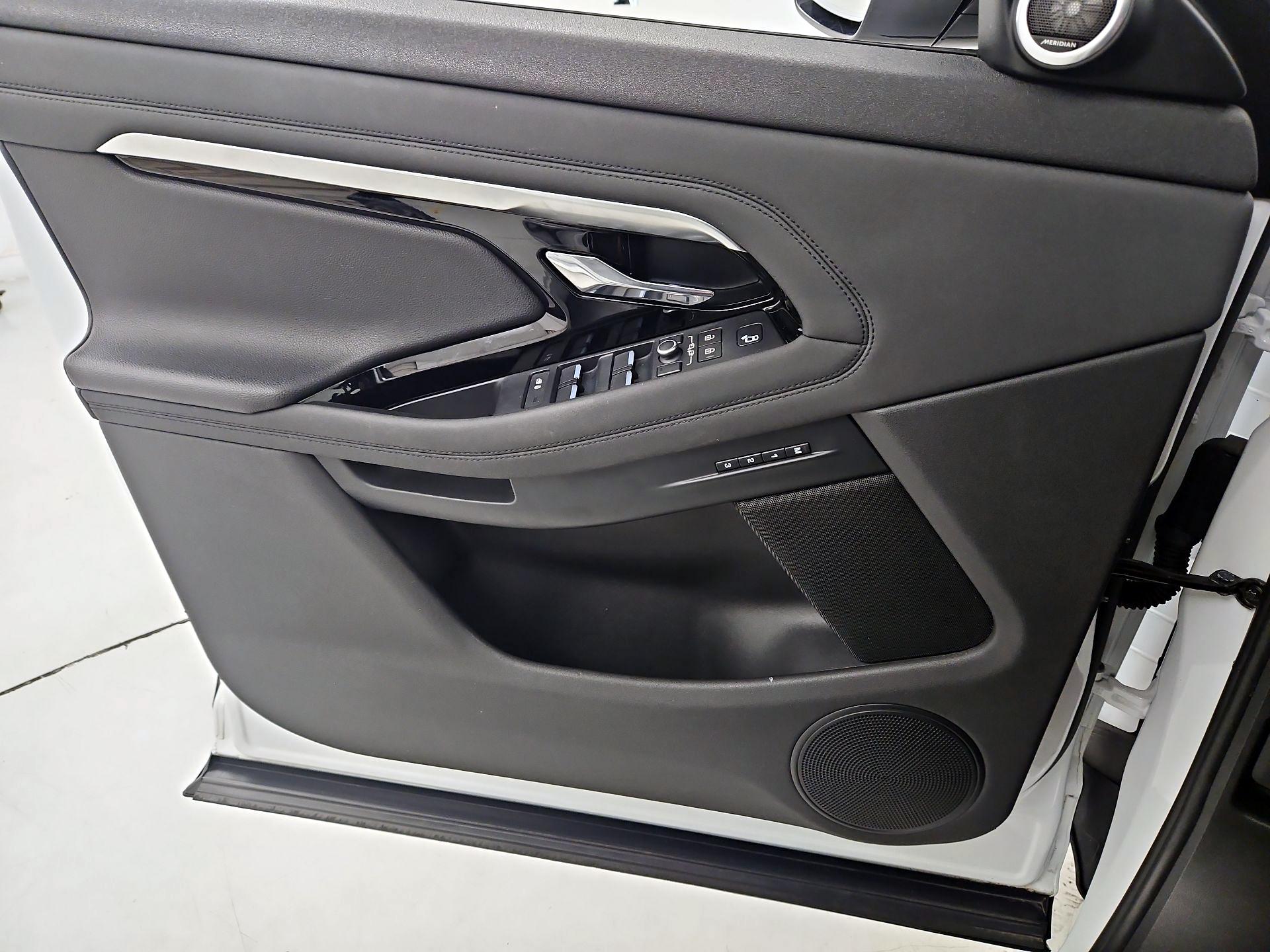 Thumbnail: 2021 Land Rover Range Rover Evoque - 12