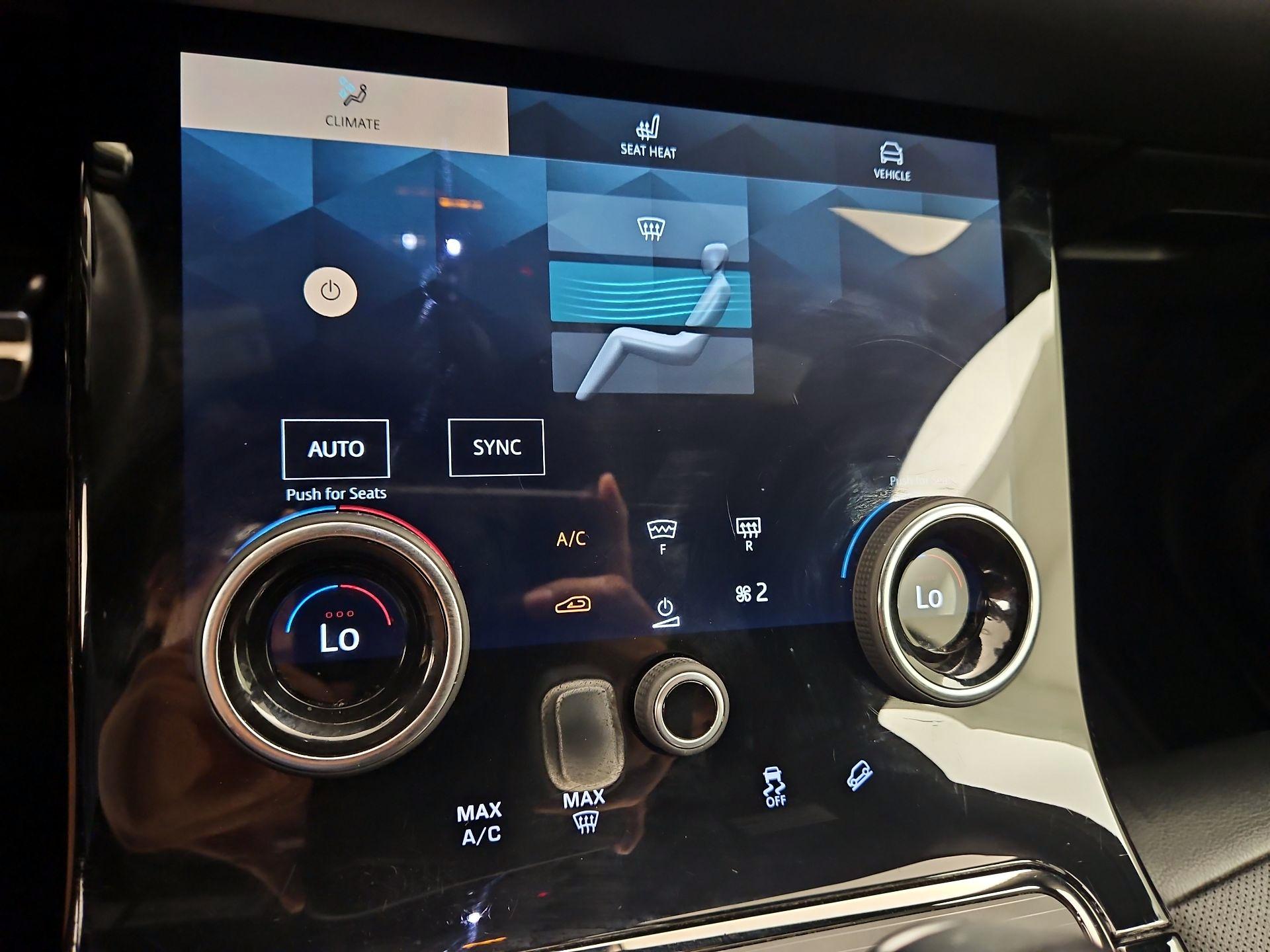 Thumbnail: 2021 Land Rover Range Rover Evoque - 17