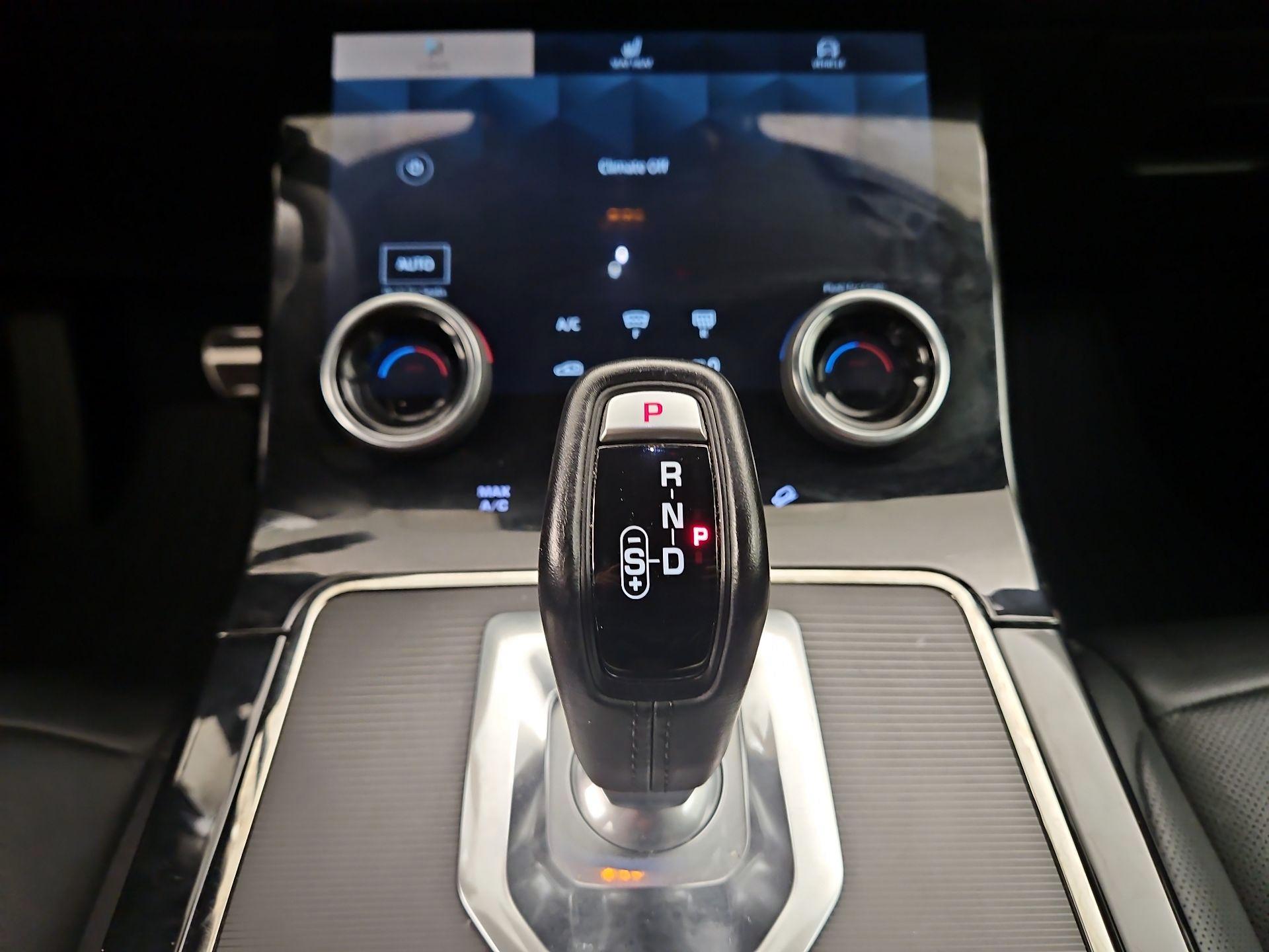Thumbnail: 2021 Land Rover Range Rover Evoque - 18