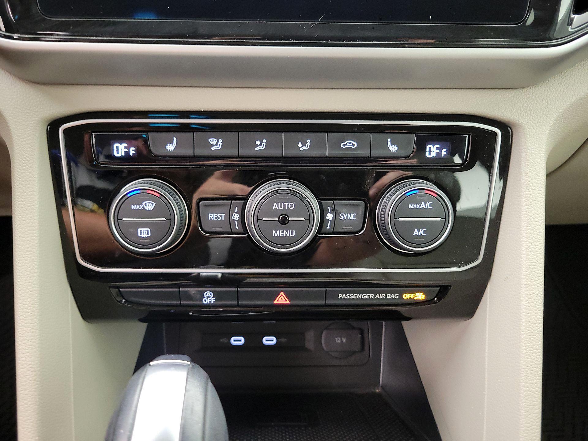 Thumbnail: 2022 Volkswagen Atlas - 16