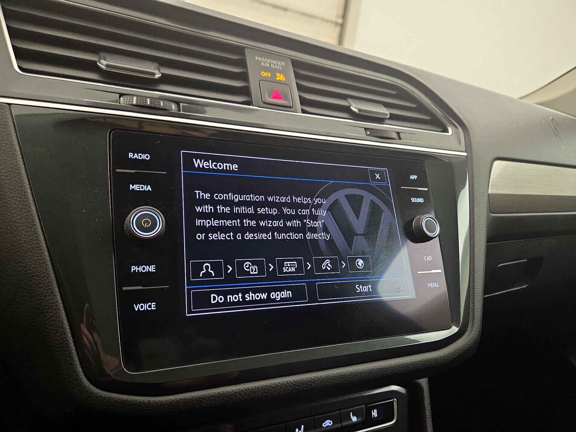 Thumbnail: 2020 Volkswagen Tiguan - 15