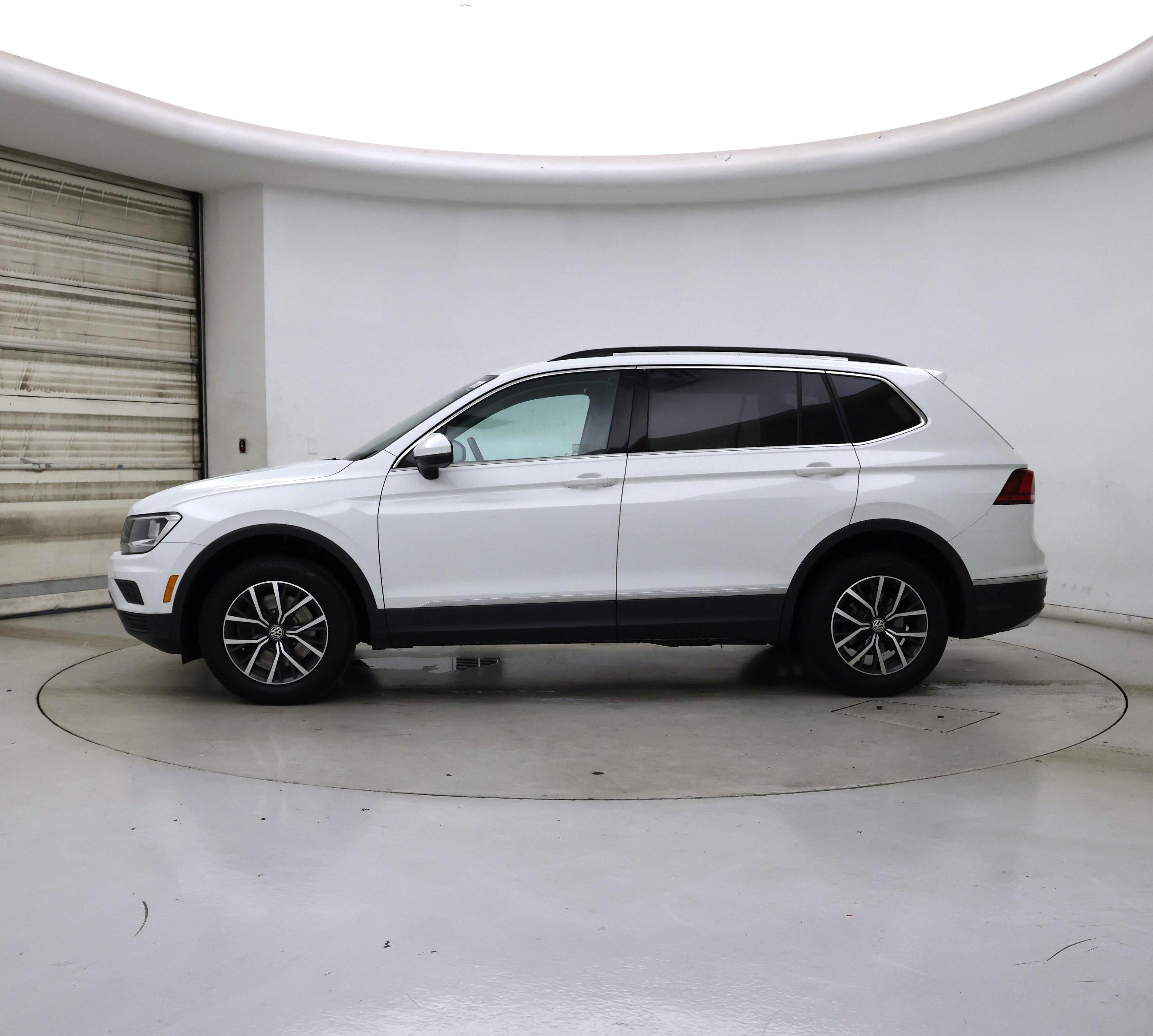 Thumbnail: 2020 Volkswagen Tiguan - 3