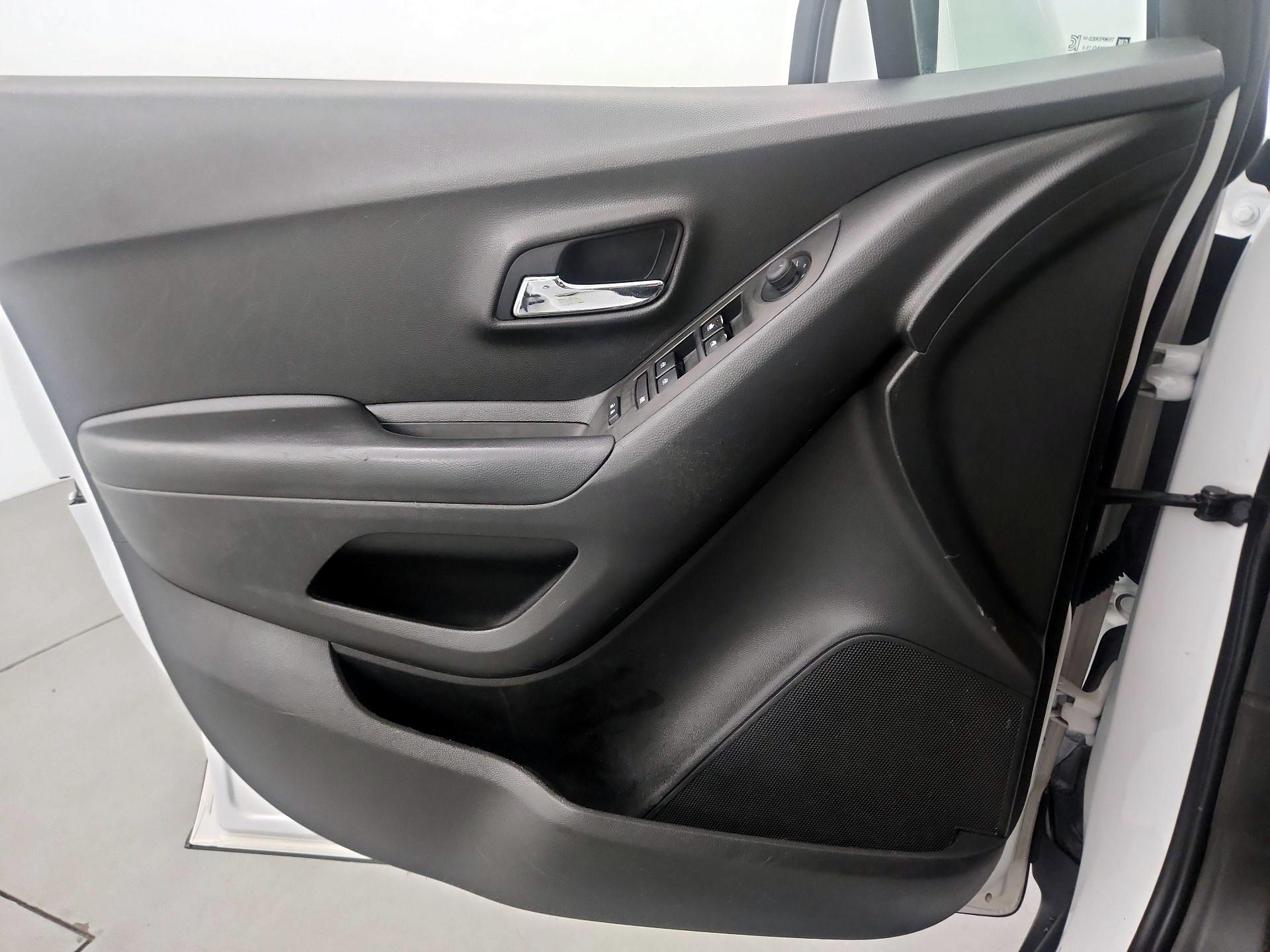 Thumbnail: 2021 Chevrolet Trax - 12