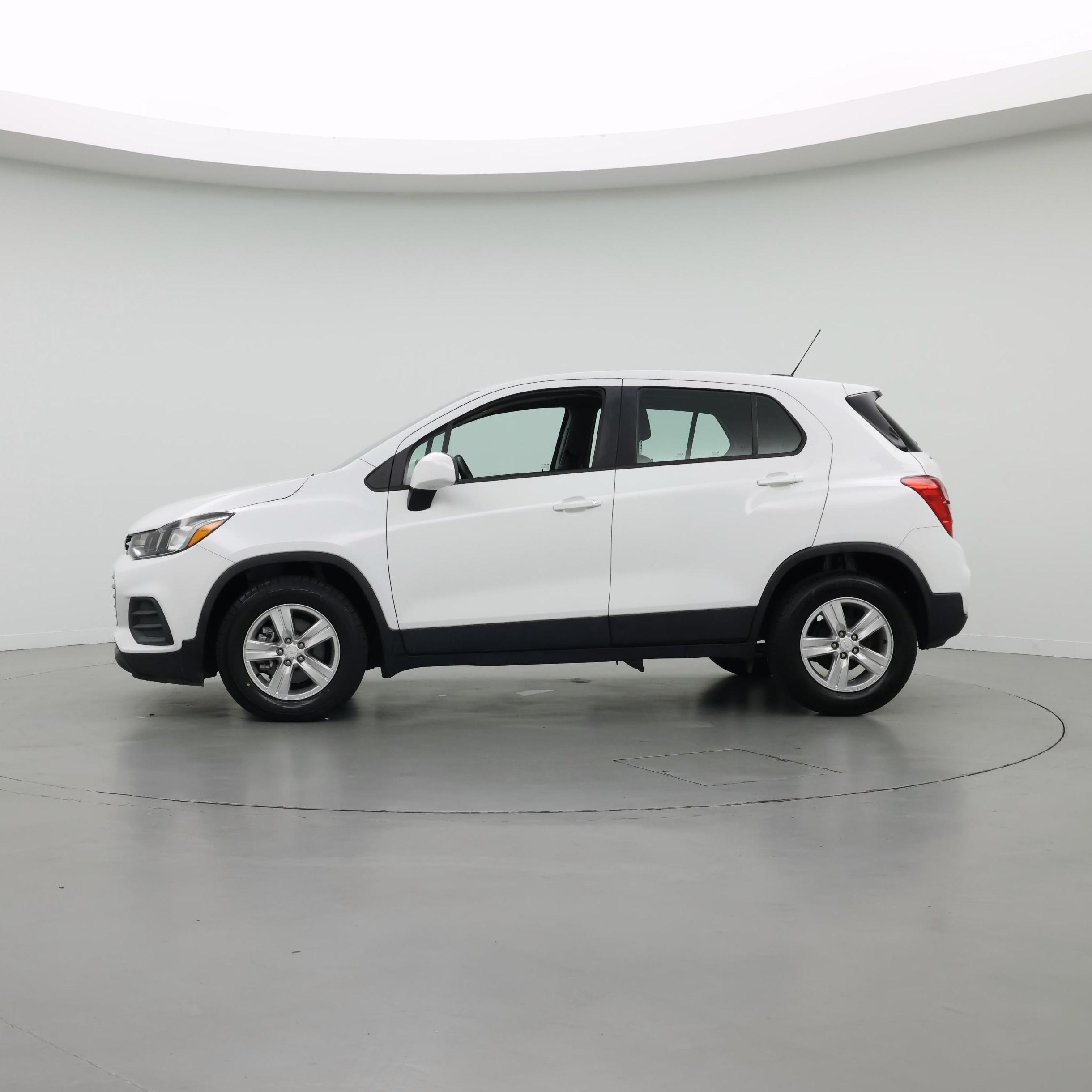Thumbnail: 2021 Chevrolet Trax - 3