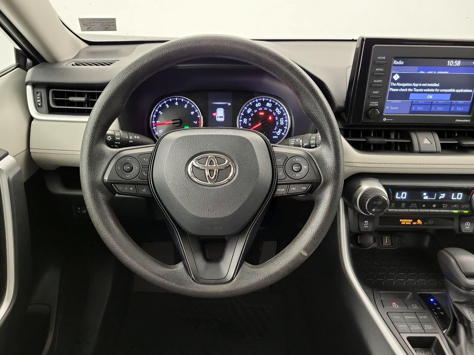Thumbnail: 2021 Toyota RAV4 - 10