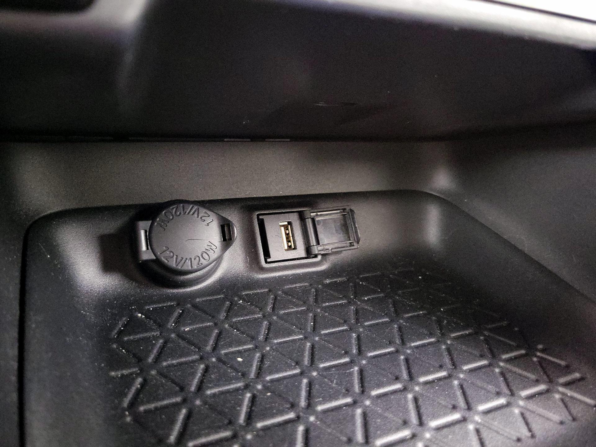 Thumbnail: 2021 Toyota RAV4 - 18