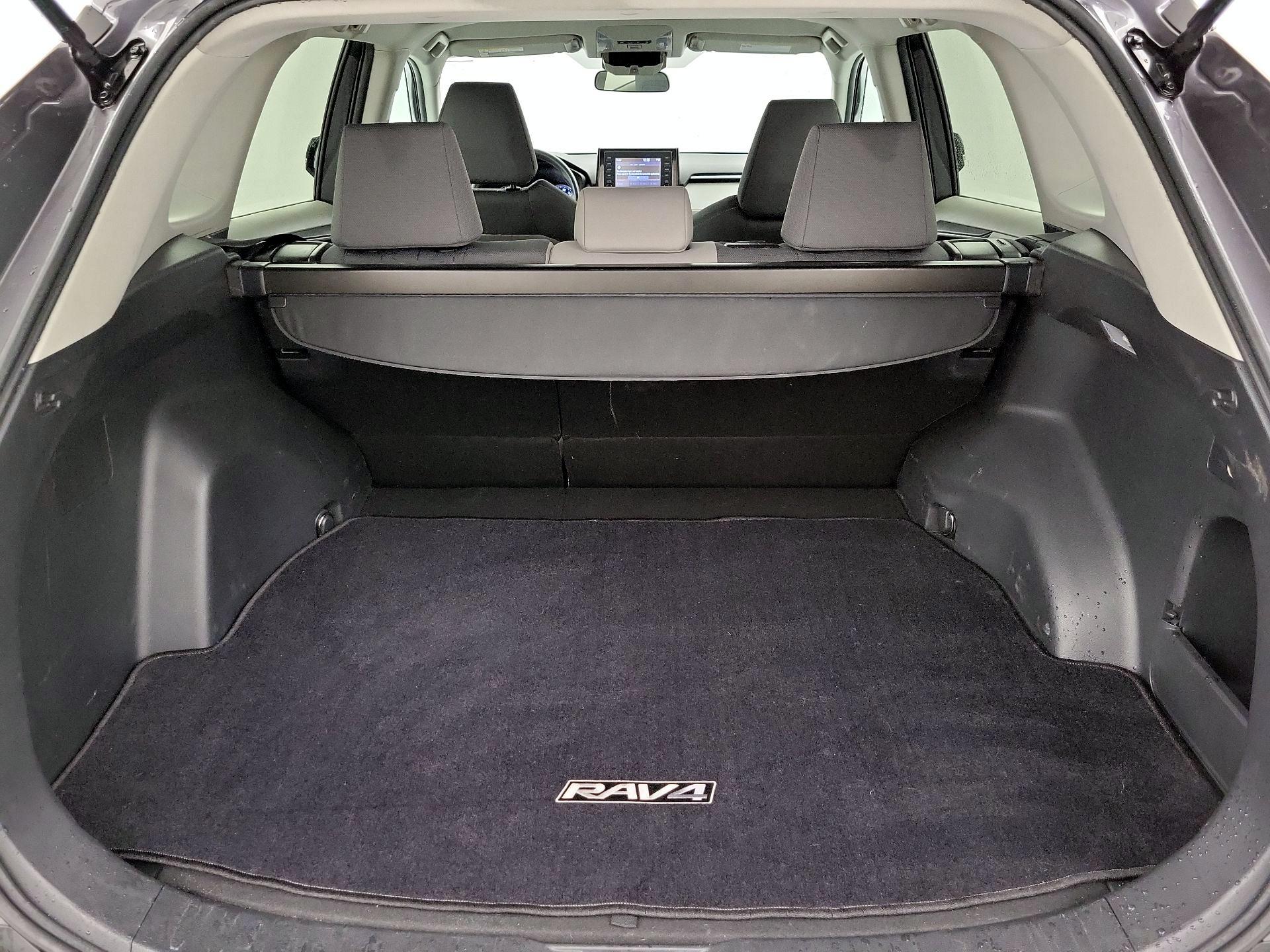 Thumbnail: 2021 Toyota RAV4 - 20