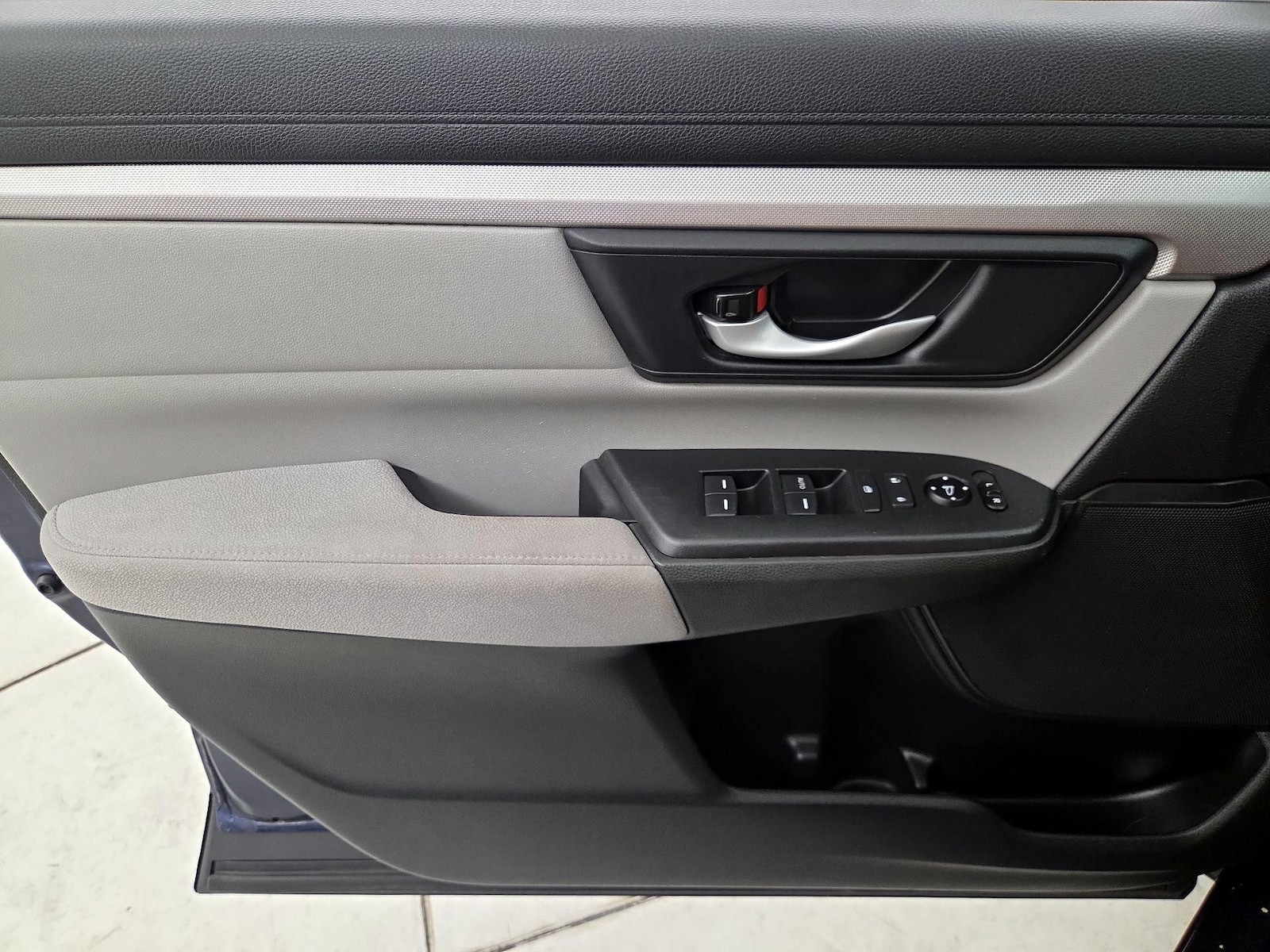 2018 Honda CR-V LX - Photo 13