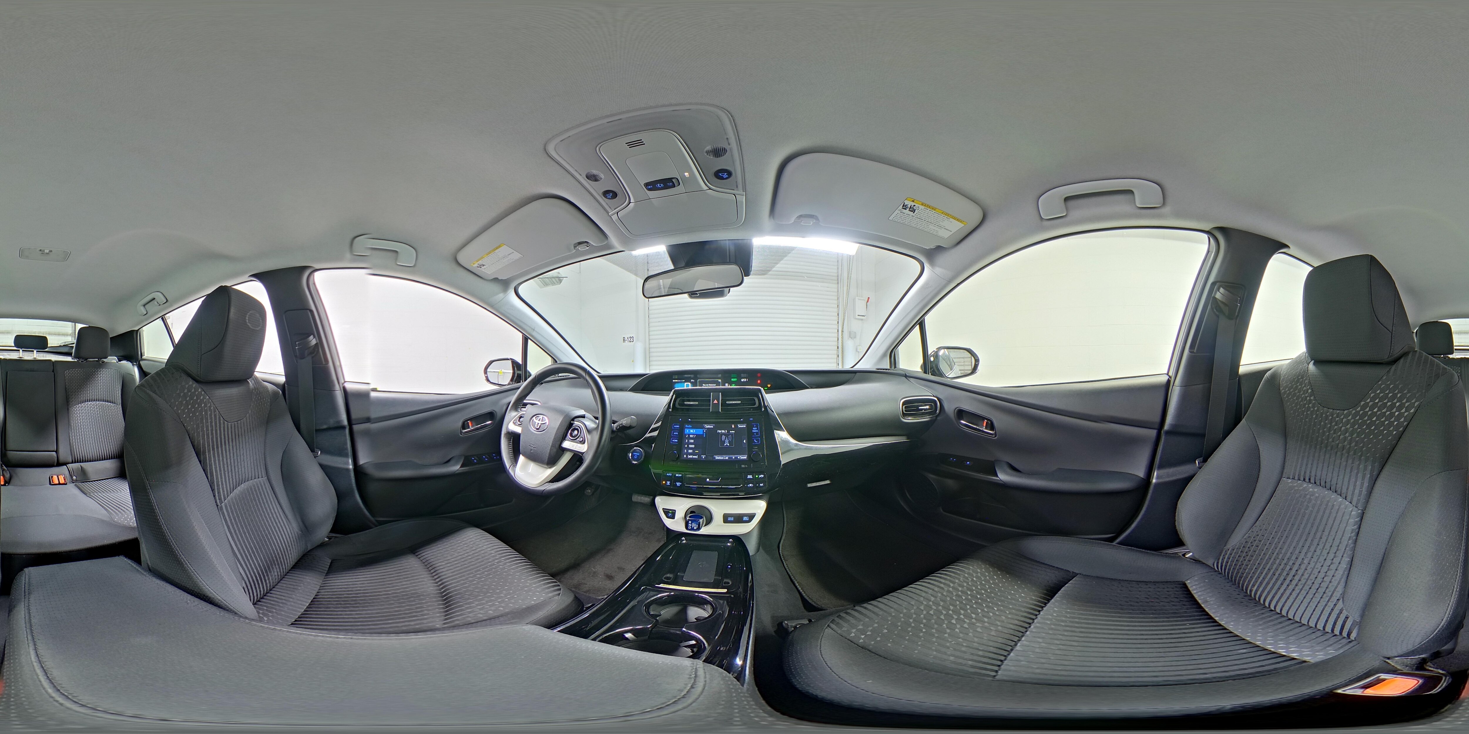 2018 Toyota Prius Three - Photo 25