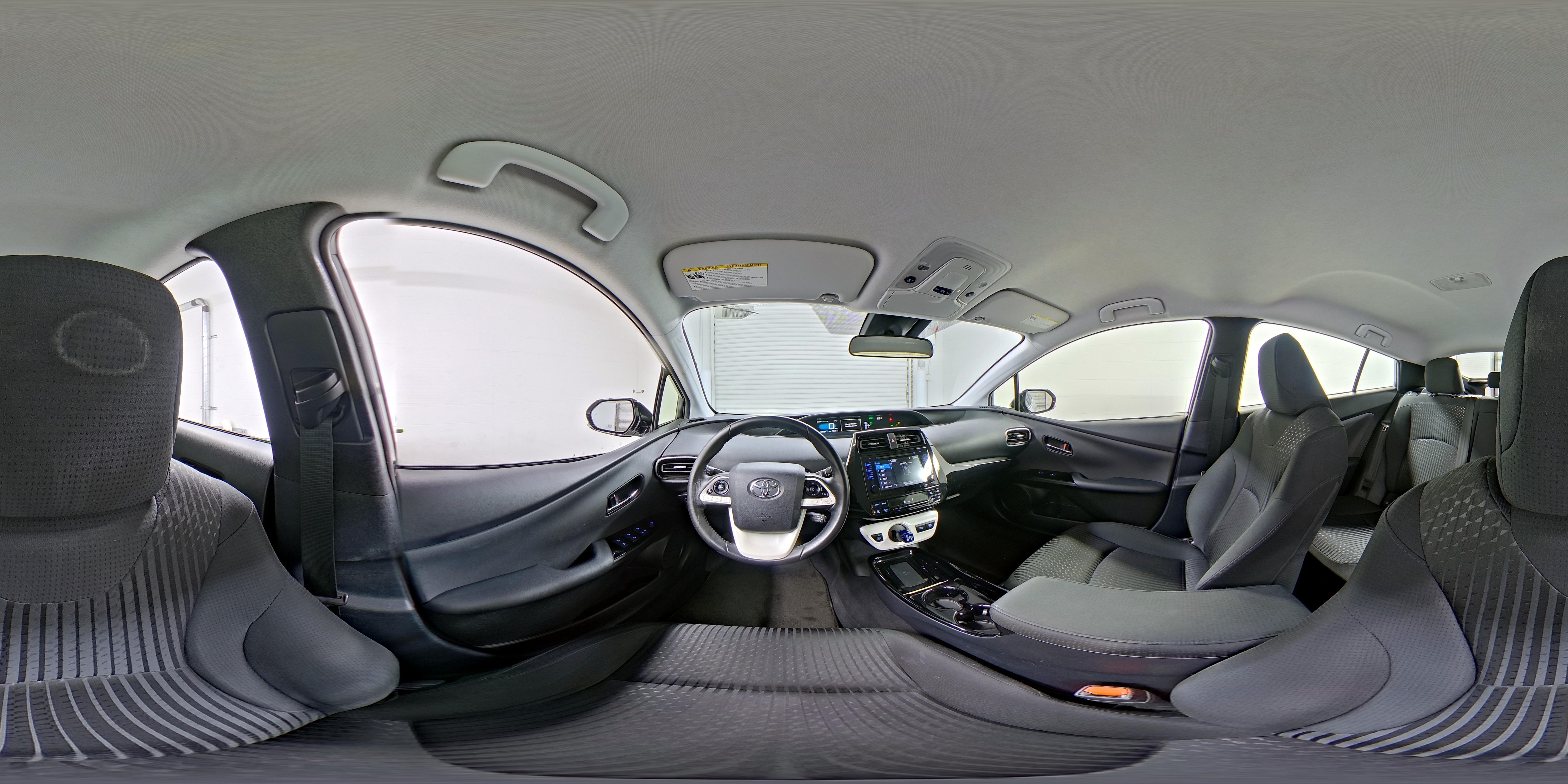 2018 Toyota Prius Three - Photo 27