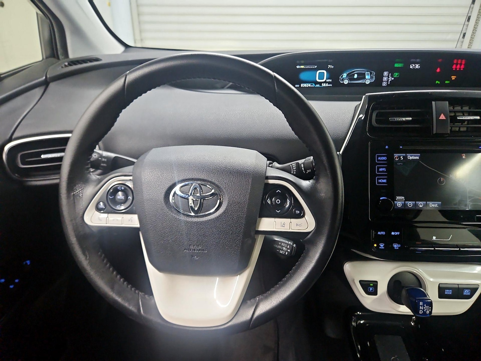 2018 Toyota Prius Three - Photo 11