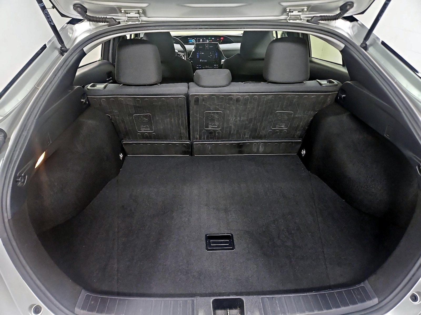 2018 Toyota Prius Three - Photo 22