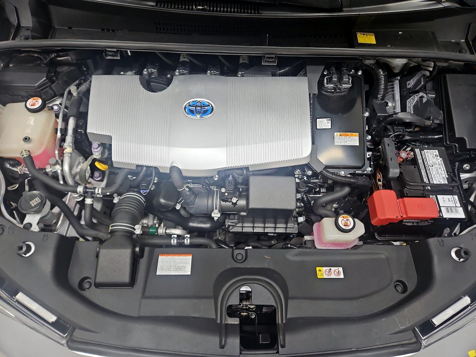 2018 Toyota Prius Three - Photo 23
