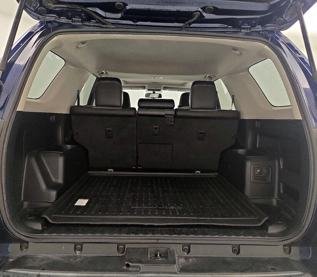 Trunk/Cargo (Seats Up)