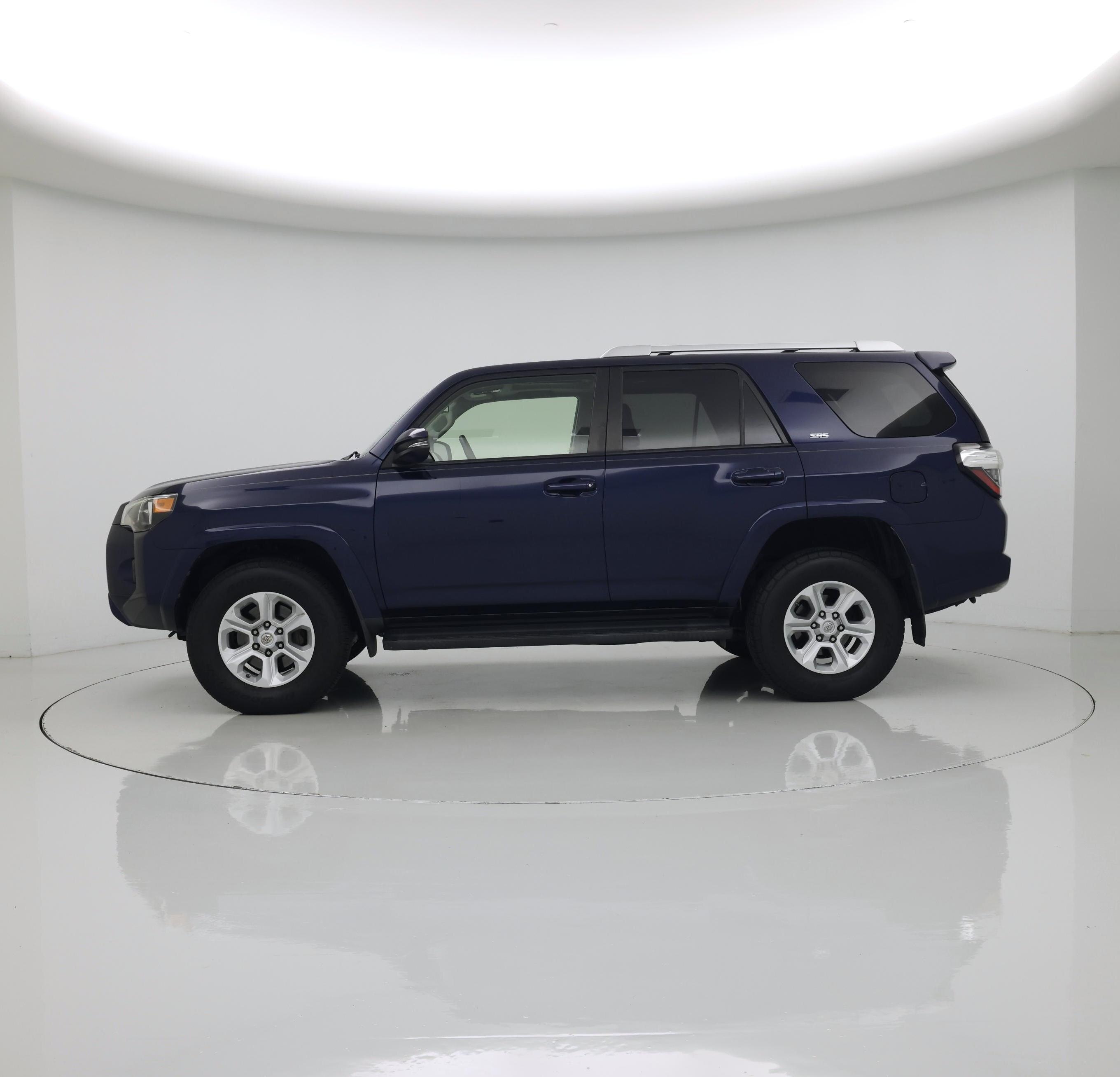 Thumbnail: 2017 Toyota 4Runner - 3