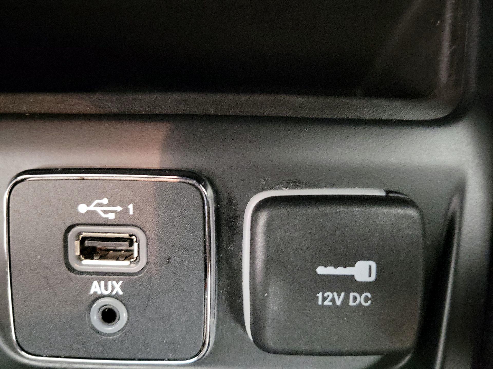 Thumbnail: 2019 Jeep Cherokee - 18