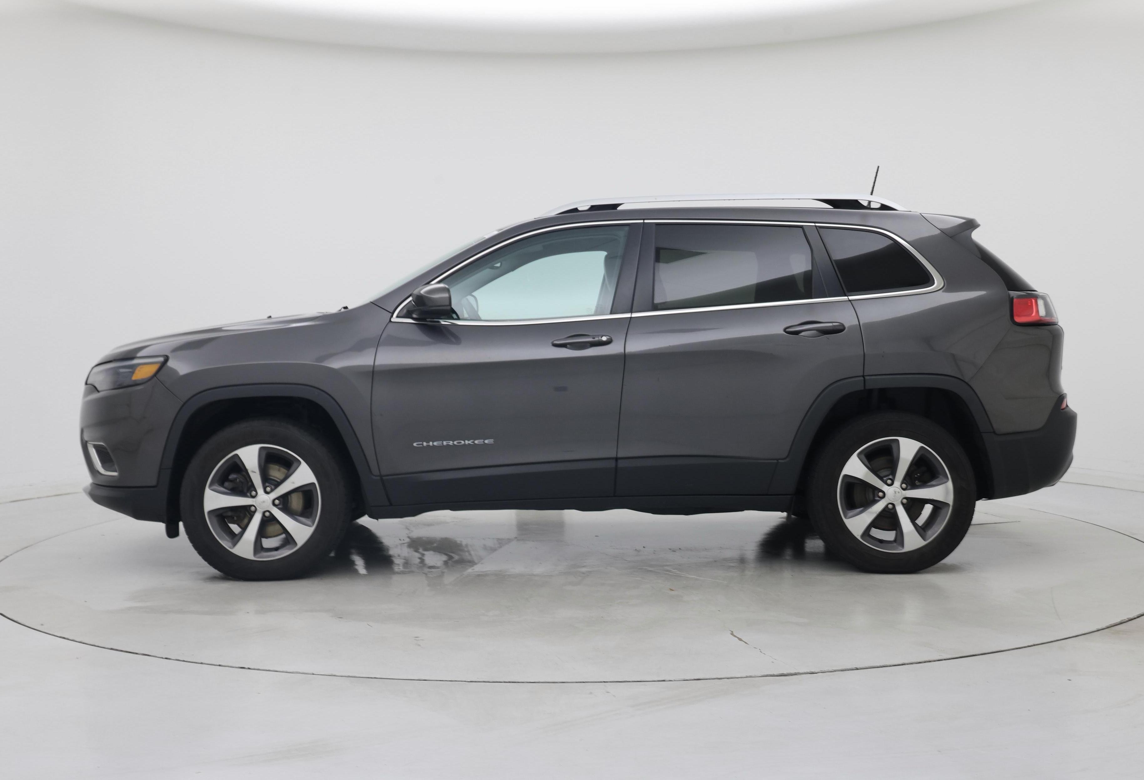 Thumbnail: 2019 Jeep Cherokee - 3