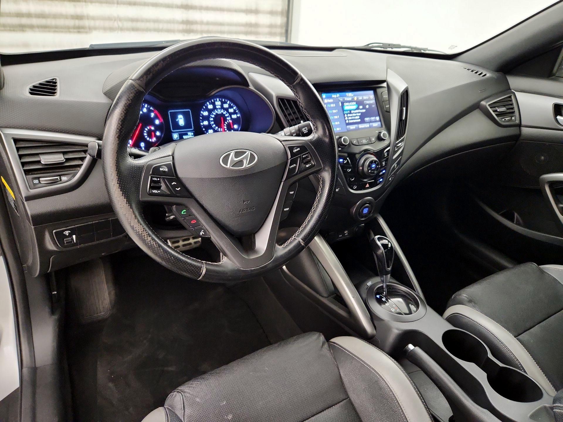 Thumbnail: 2017 Hyundai Veloster - 9