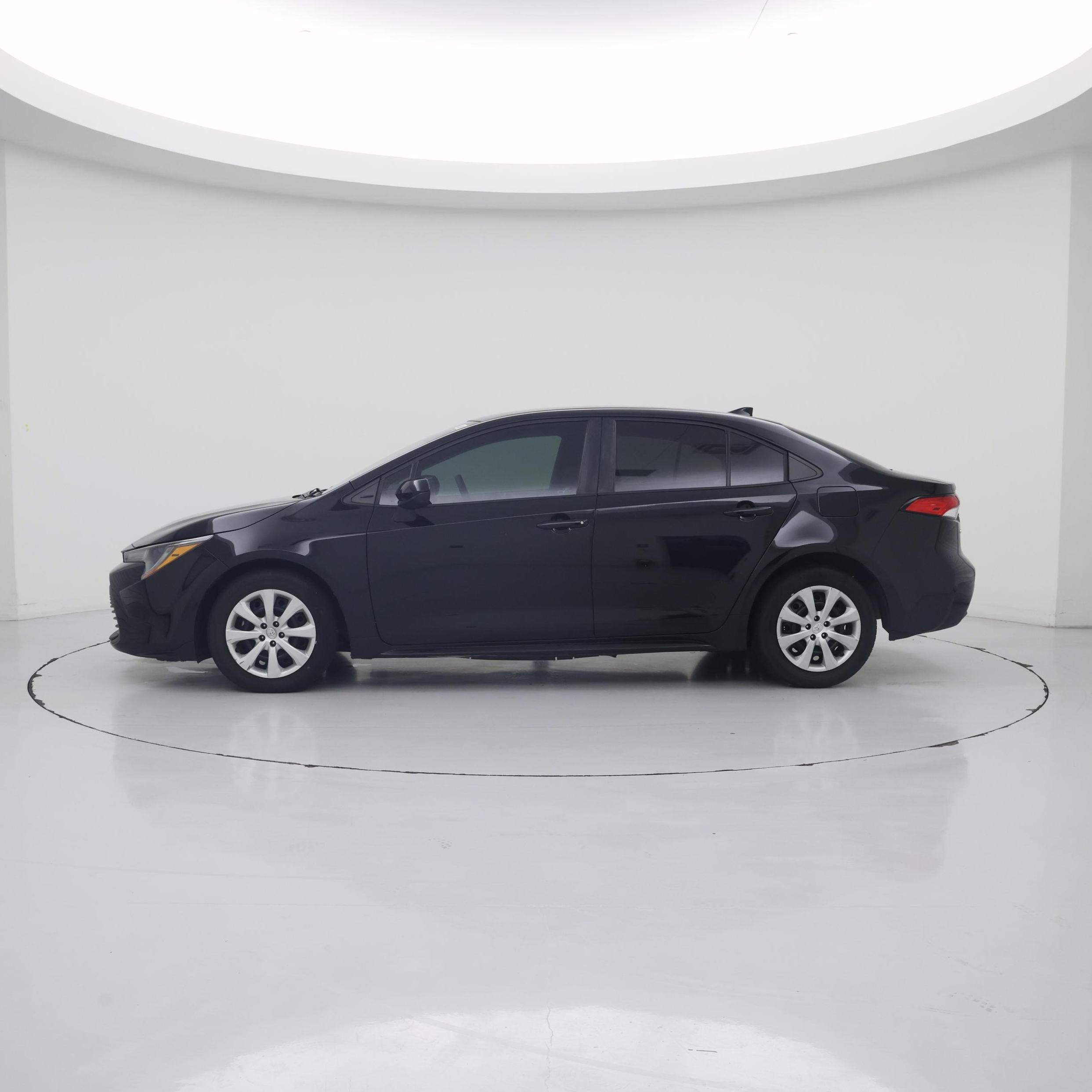 Thumbnail: 2023 Toyota Corolla - 3