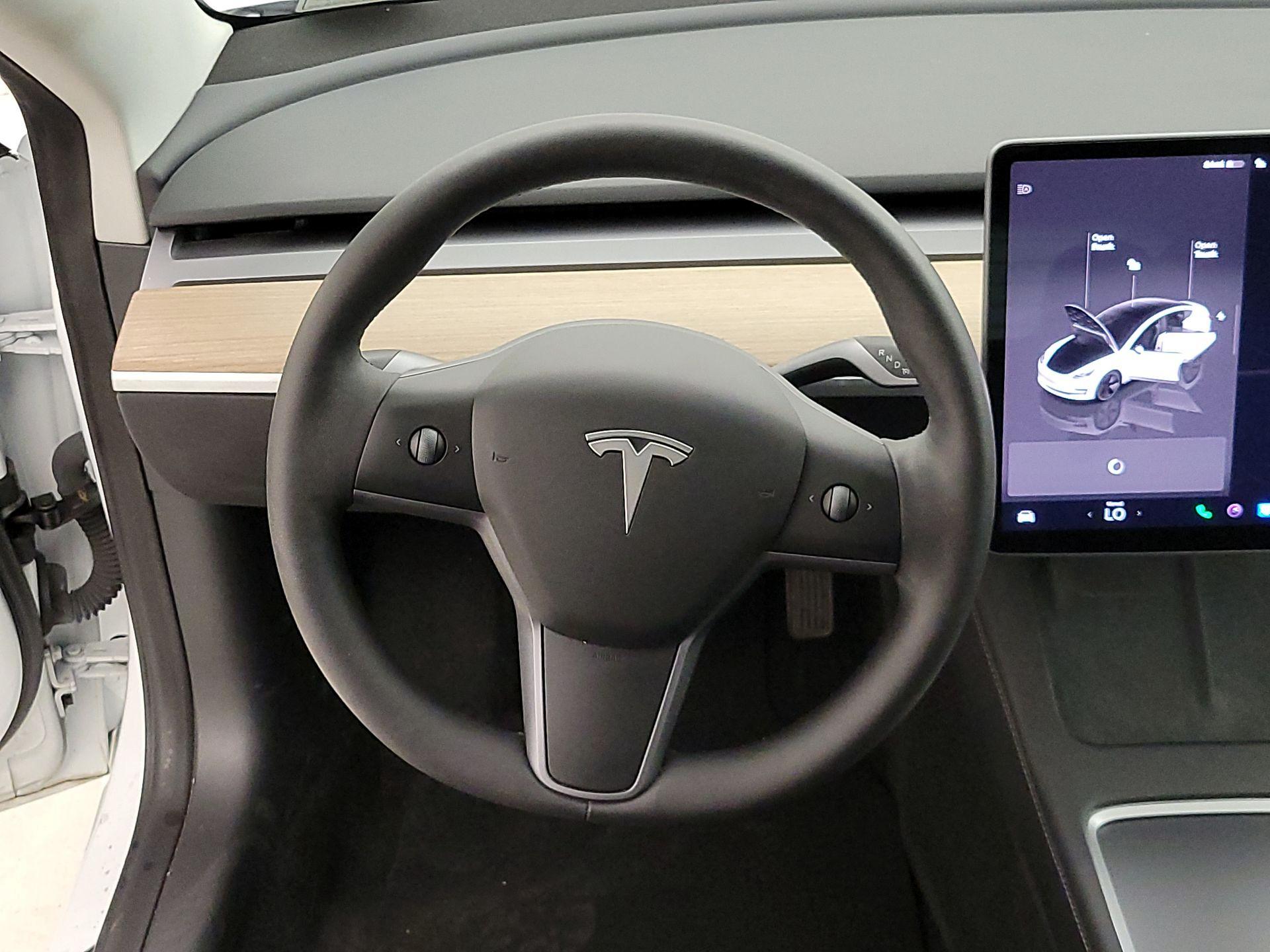 Thumbnail: 2023 Tesla Model 3 - 10