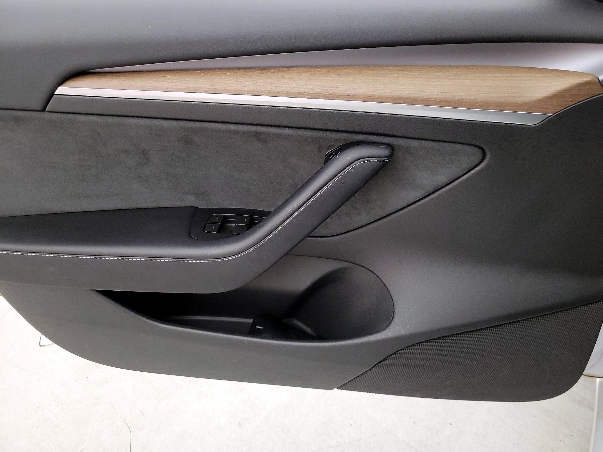 Thumbnail: 2023 Tesla Model 3 - 12