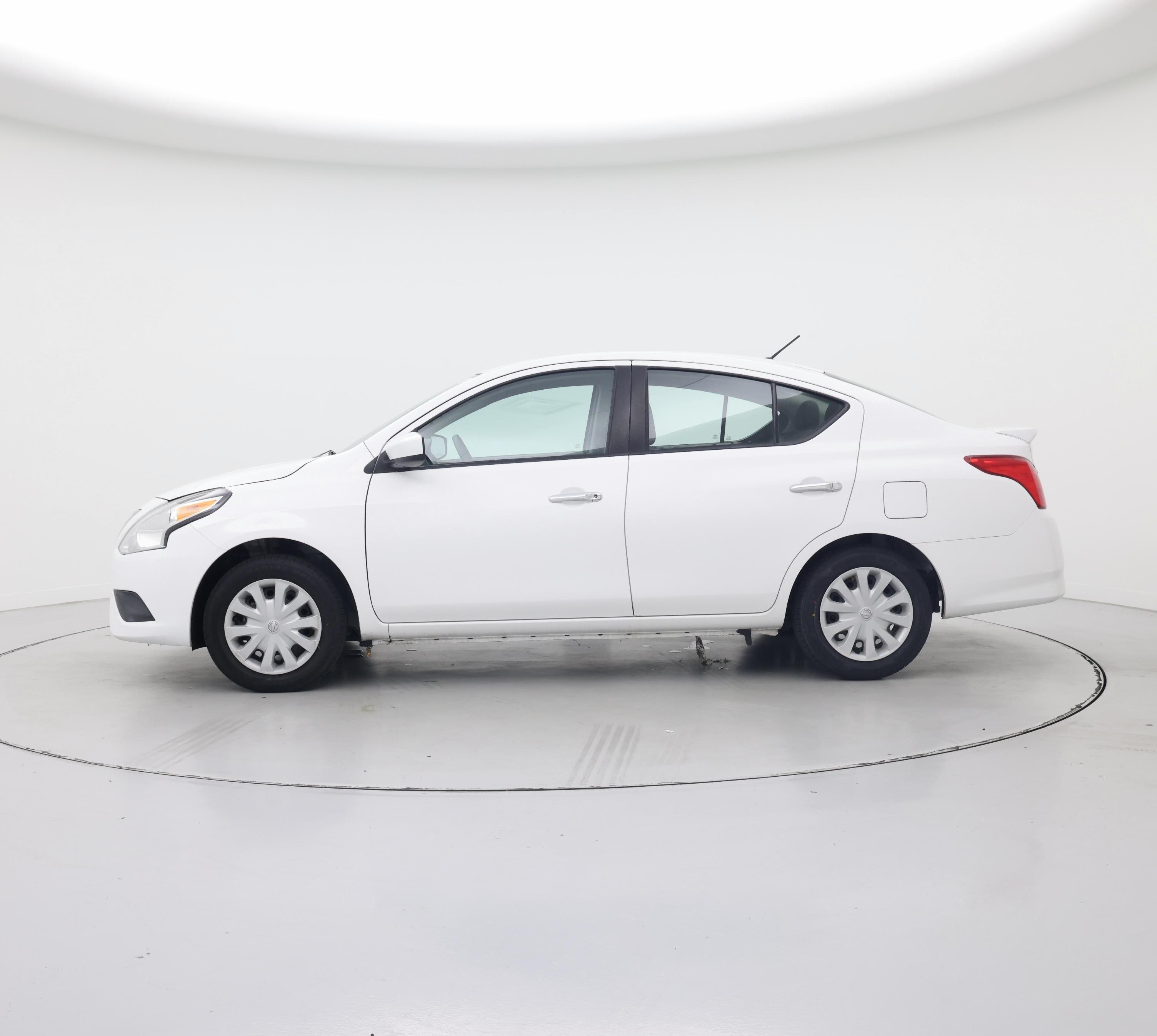 Thumbnail: 2019 Nissan Versa - 3