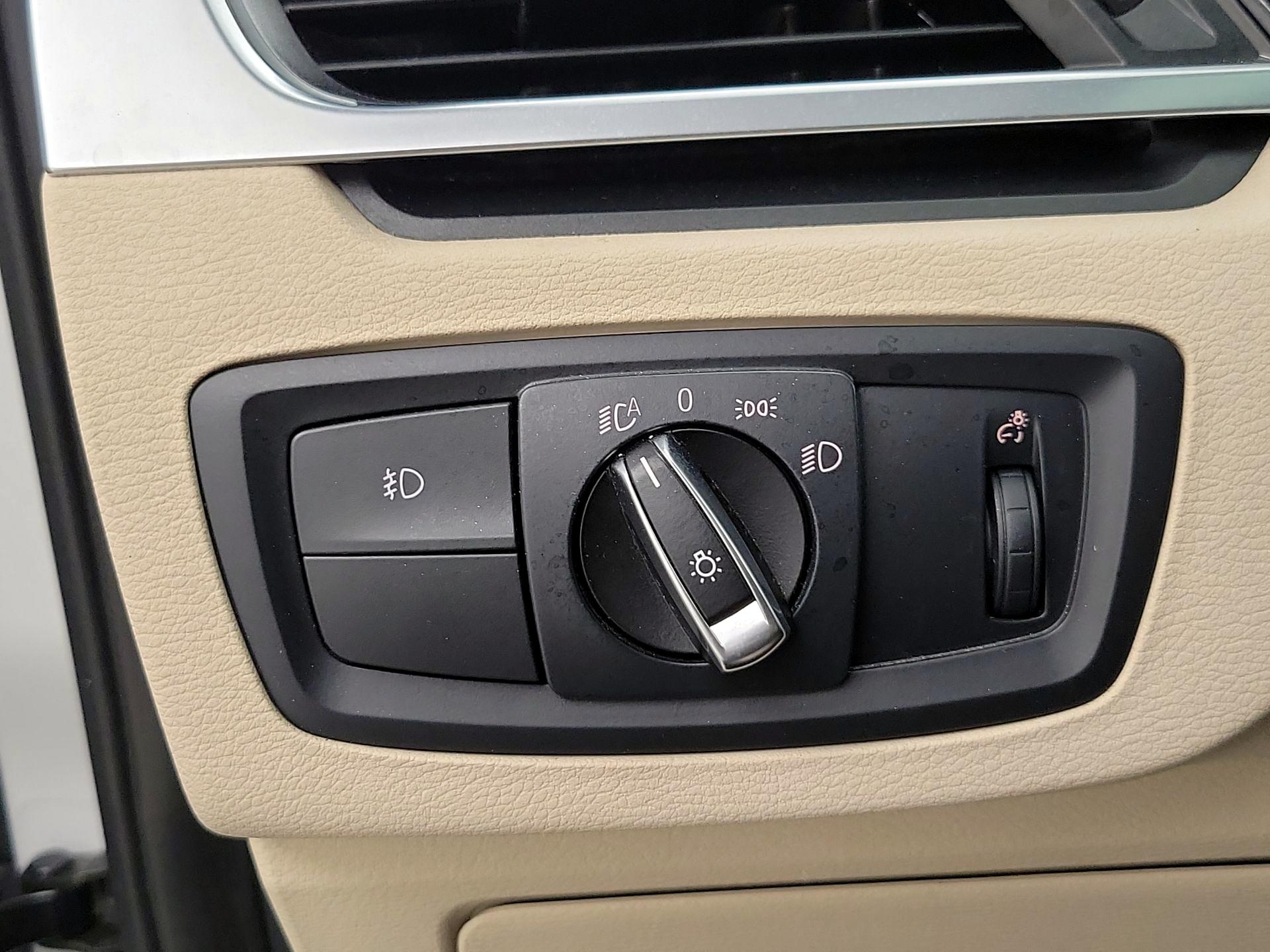 Thumbnail: 2016 BMW X1 - 13