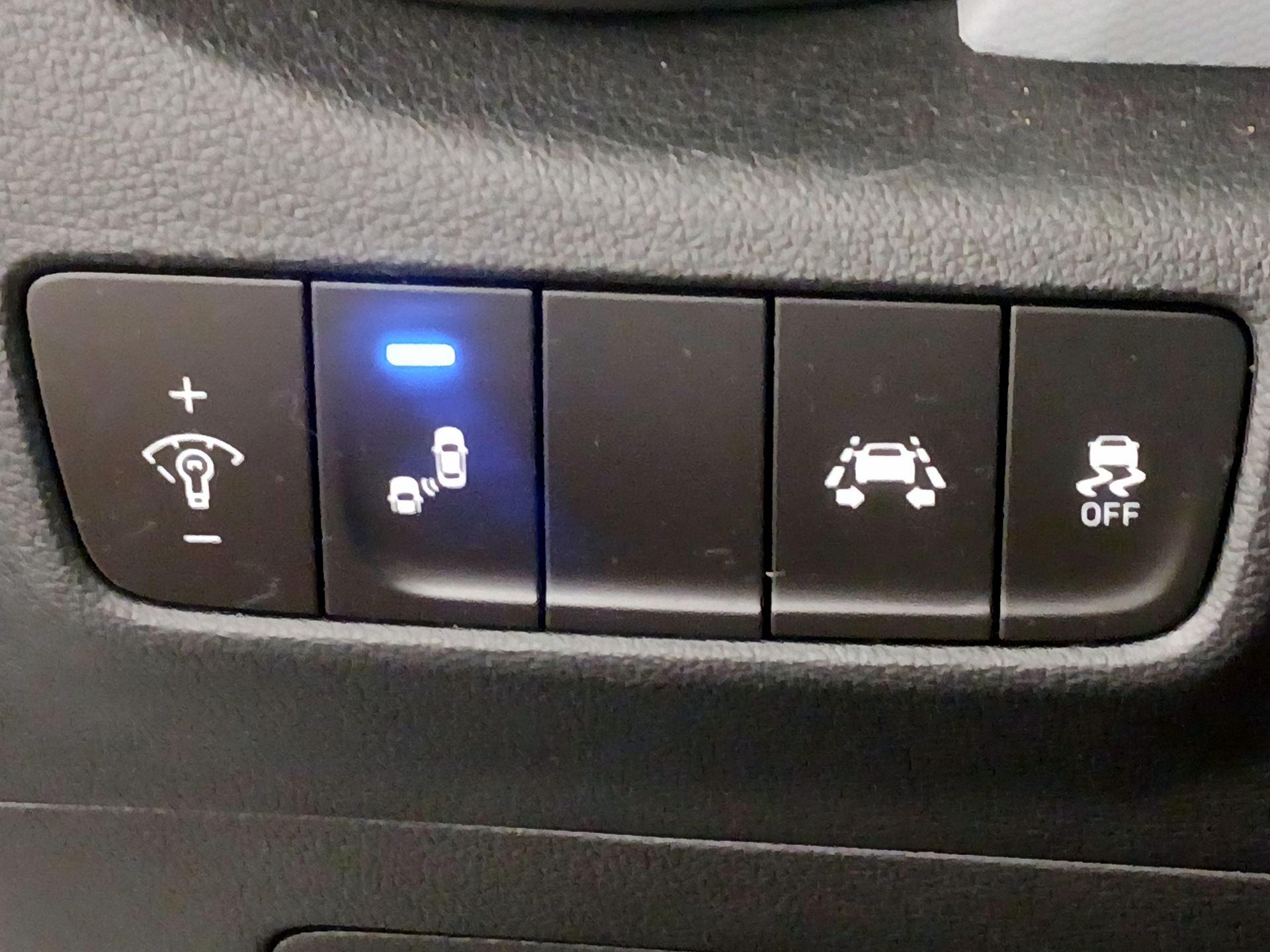 Thumbnail: 2020 Hyundai Kona - 13