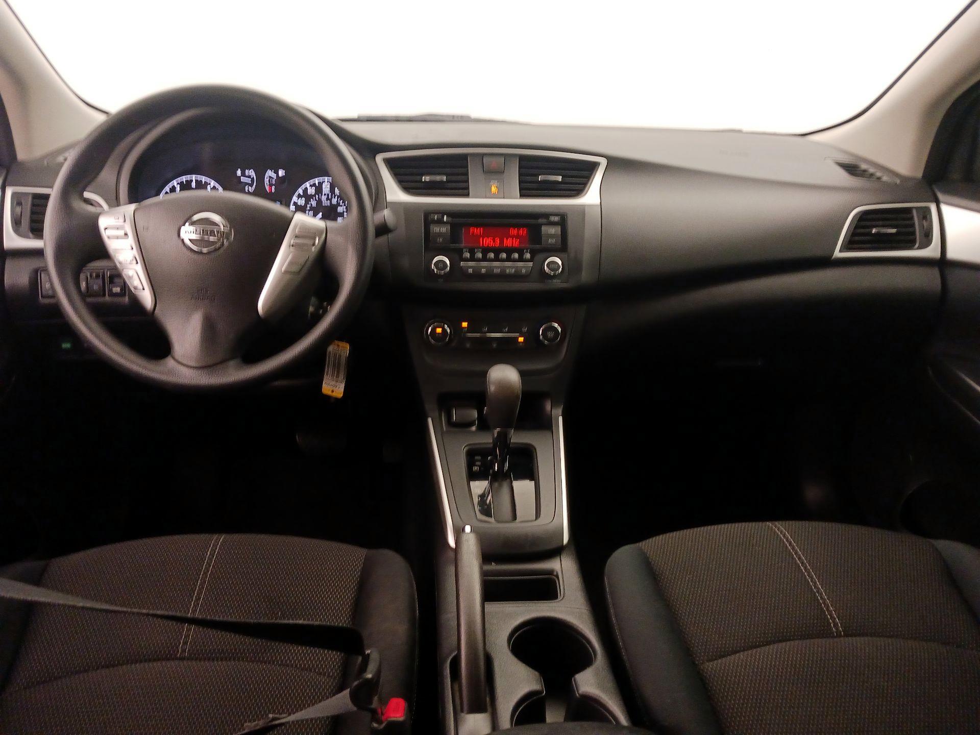 Thumbnail: 2016 Nissan Sentra - 9
