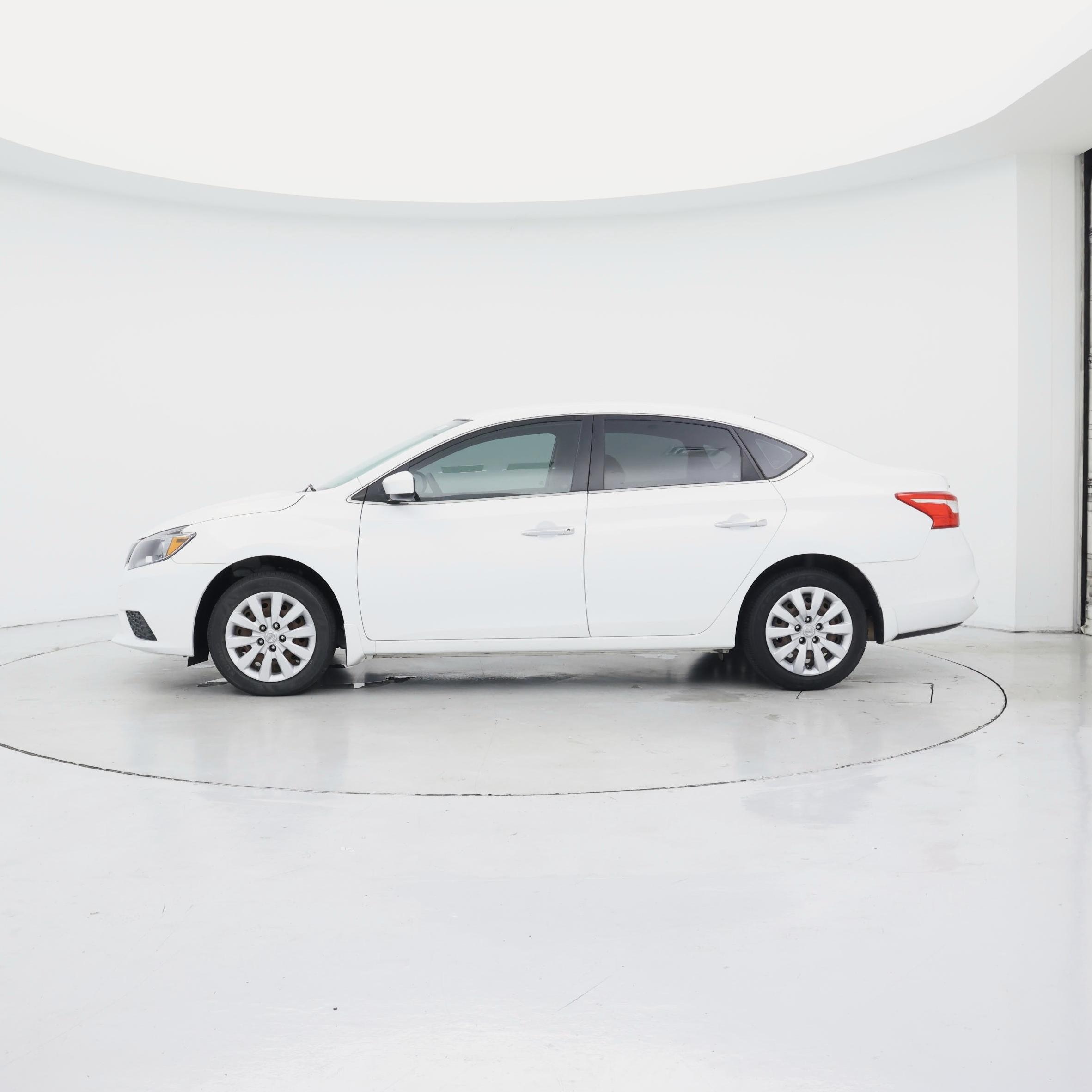 Thumbnail: 2016 Nissan Sentra - 3