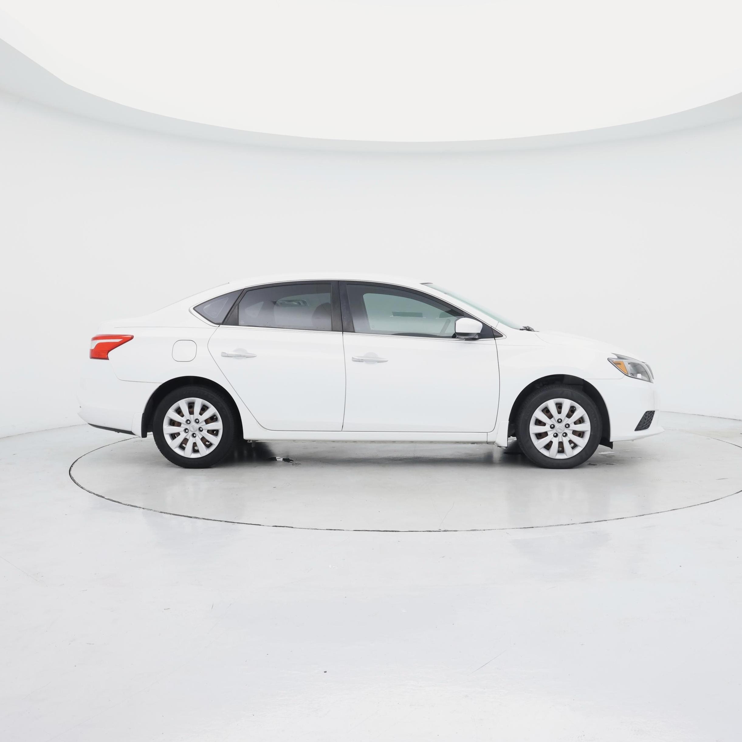 Thumbnail: 2016 Nissan Sentra - 7