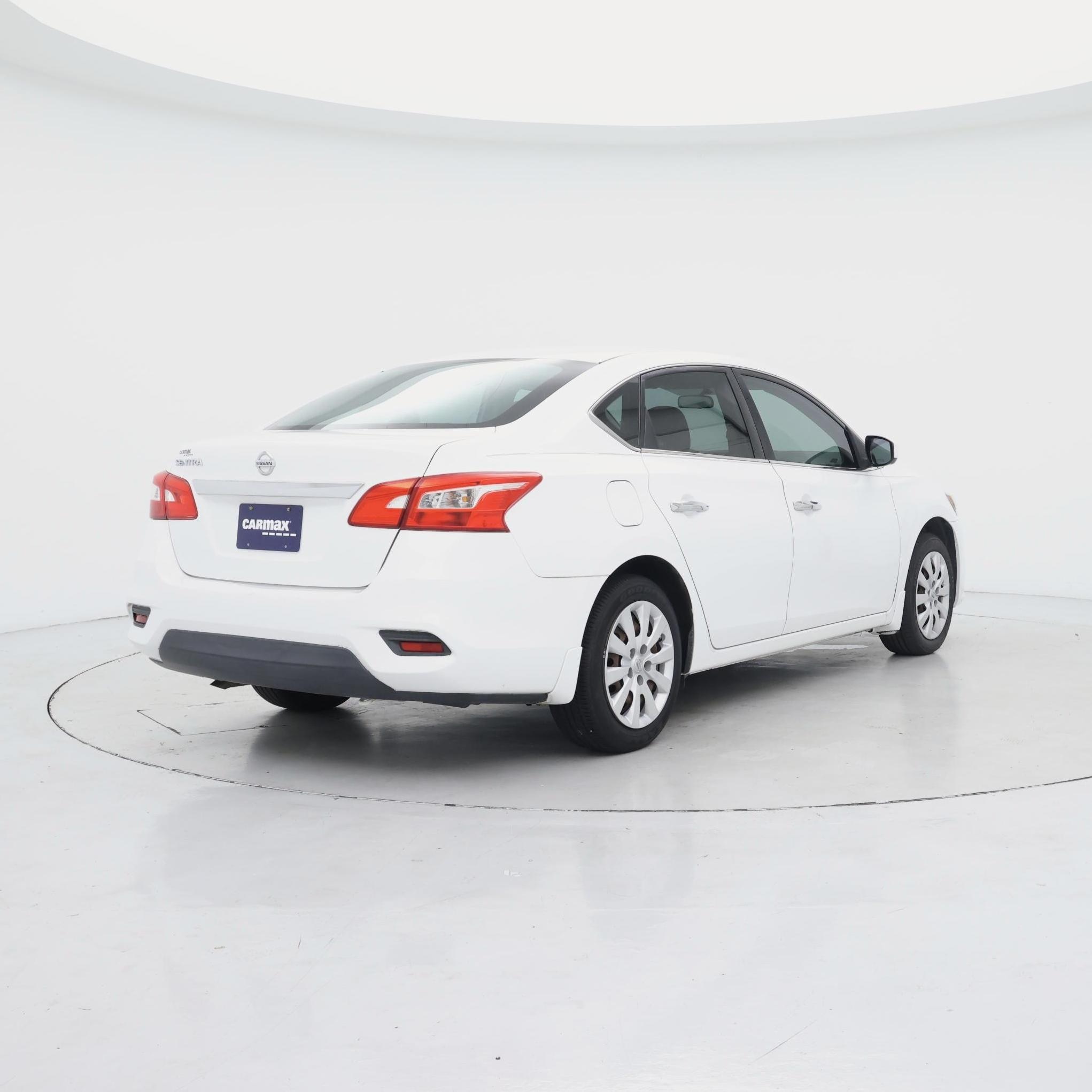 Thumbnail: 2016 Nissan Sentra - 8