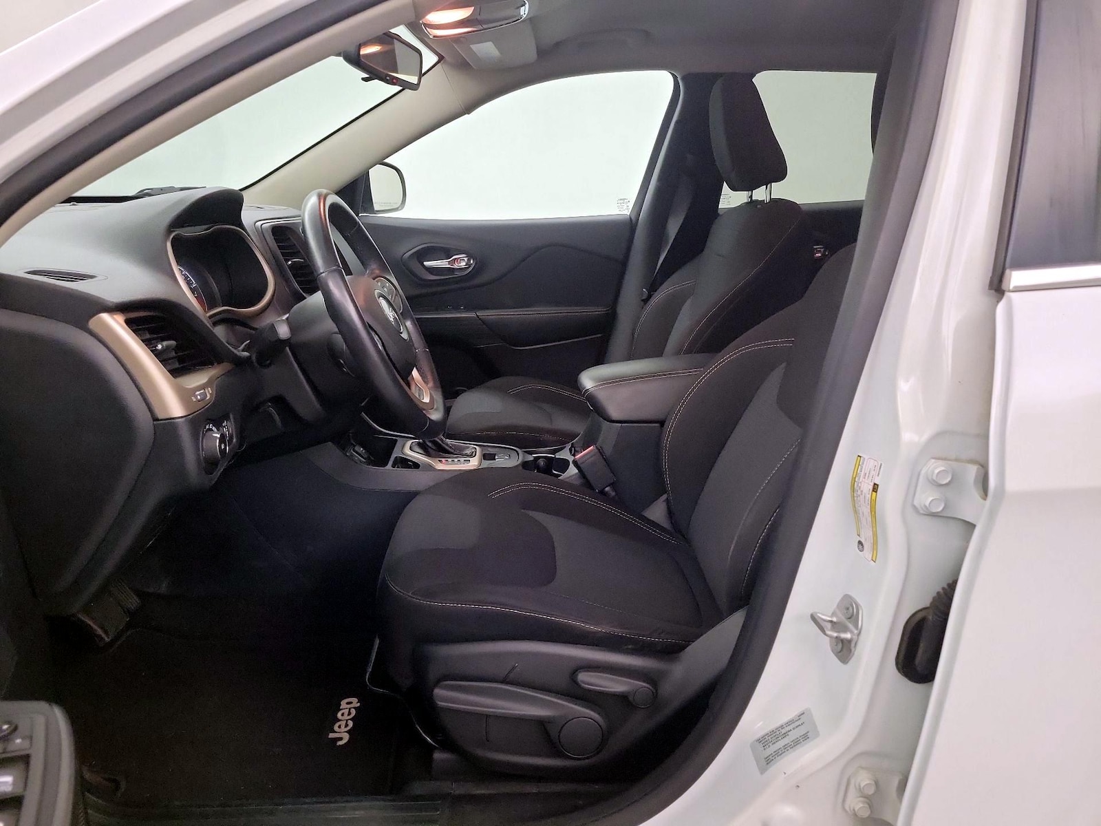 2016 Jeep Cherokee Latitude - Photo 10