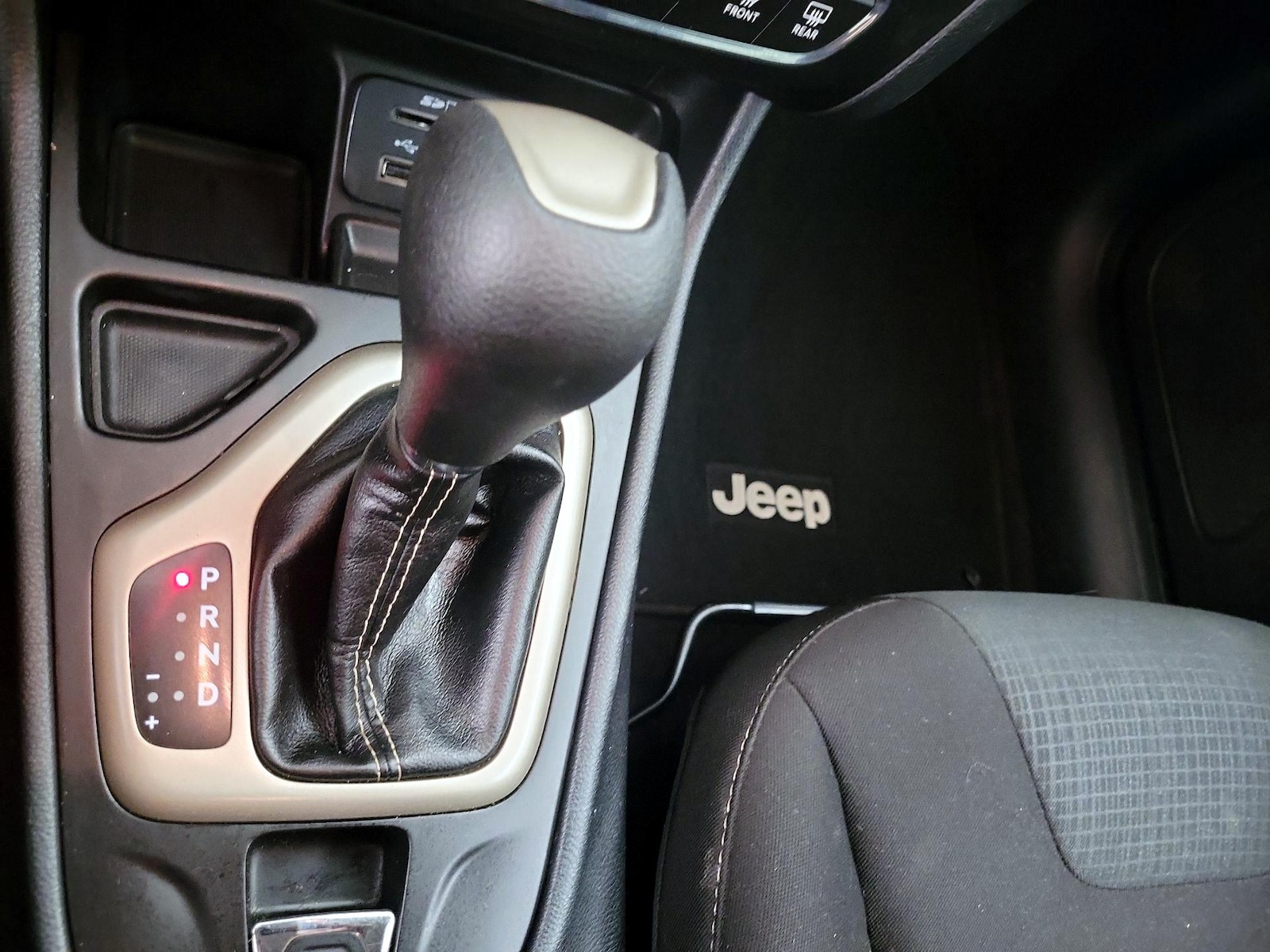 2016 Jeep Cherokee Latitude - Photo 16
