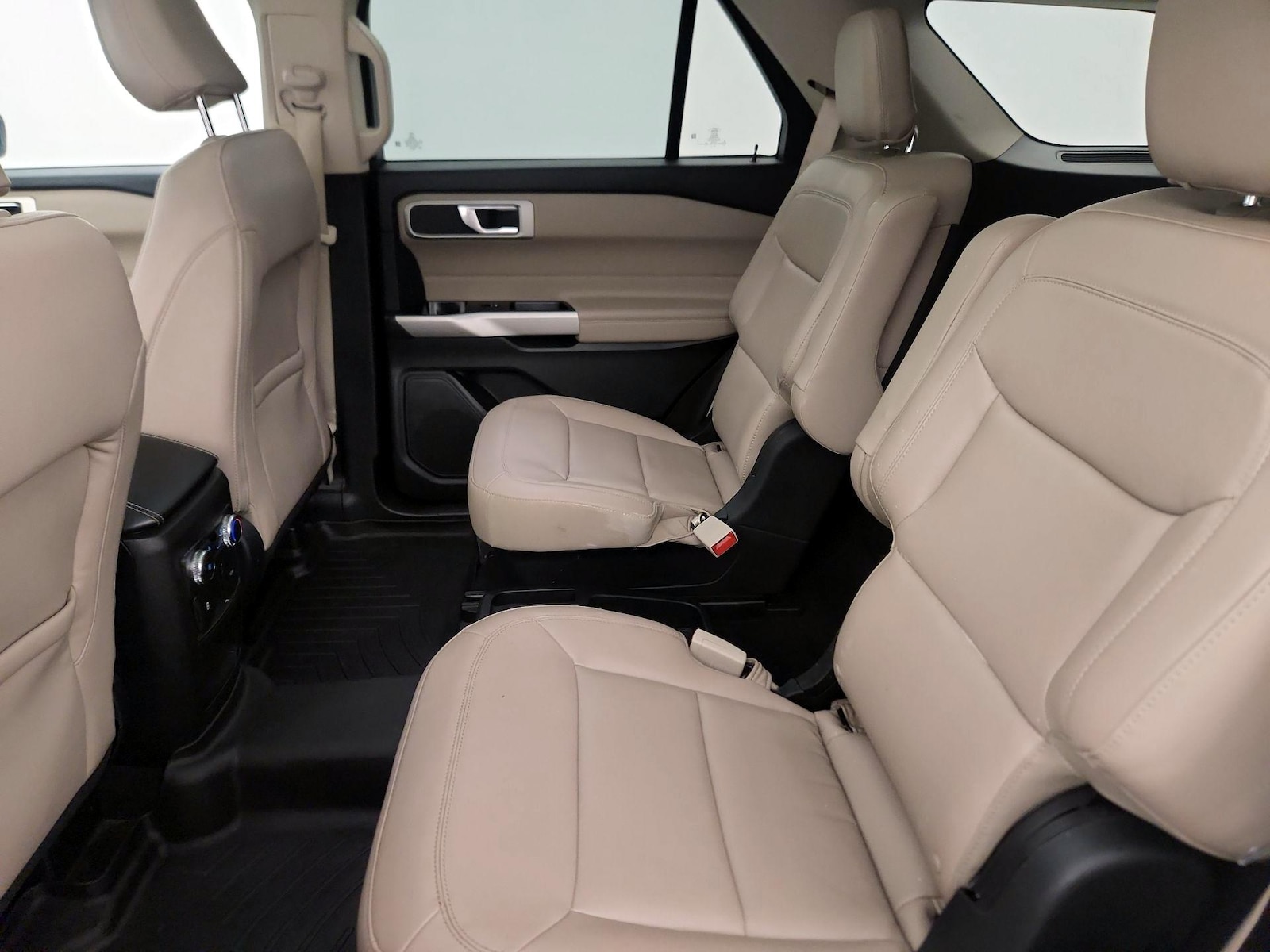 2021 Ford Explorer XLT - Photo 22